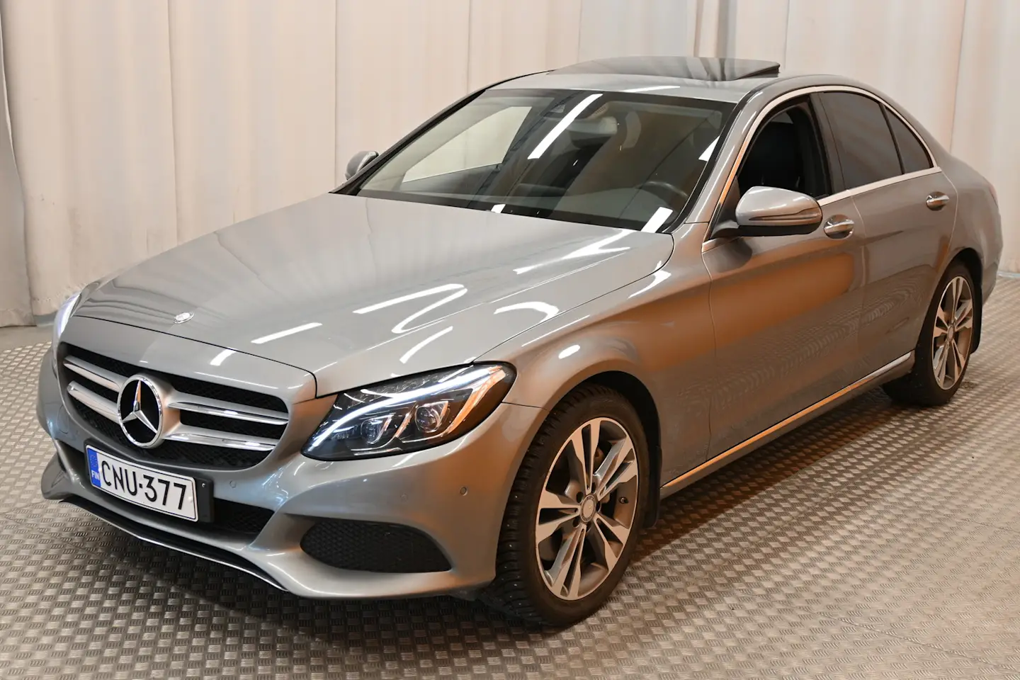Car Image - 6ZaJxWx38sQ8SF7plGMylf