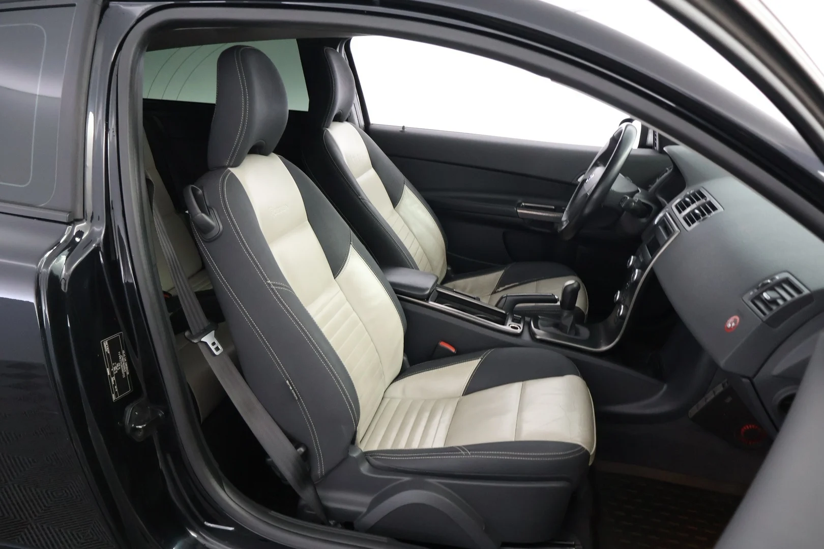 Car Image - 4njNFvgGB0f5997EOcOPRg