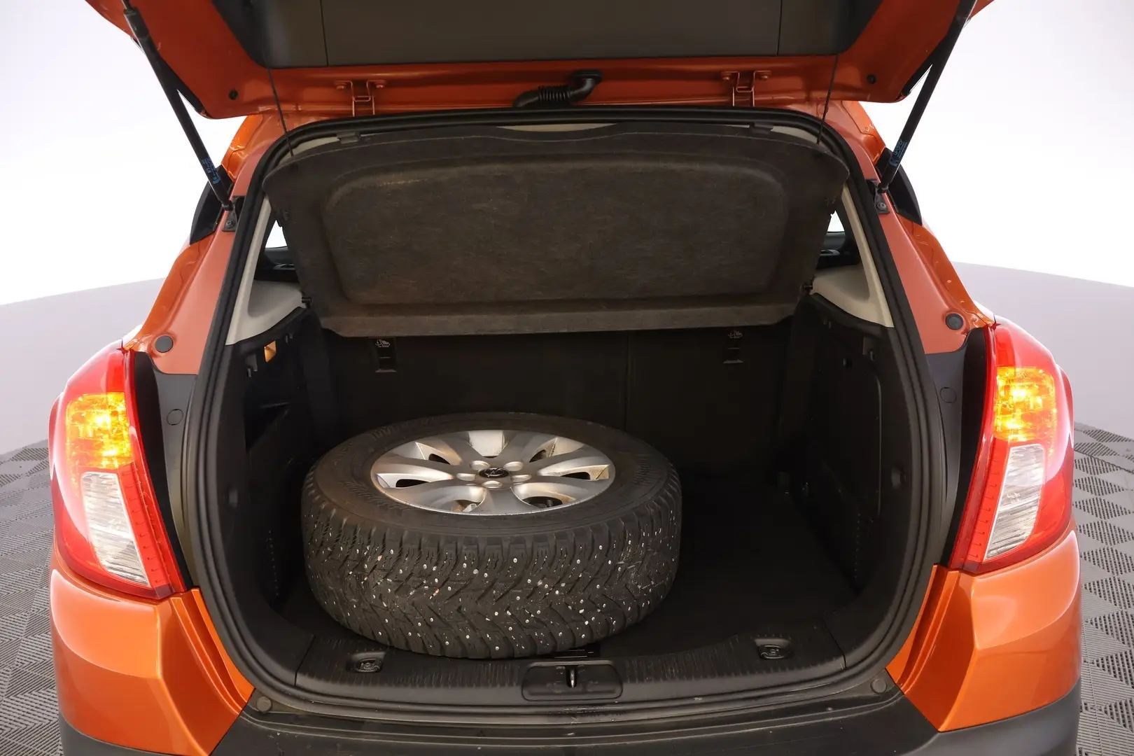 Car Image - 4AVBdKhHzz2rVGp1CdYfW9