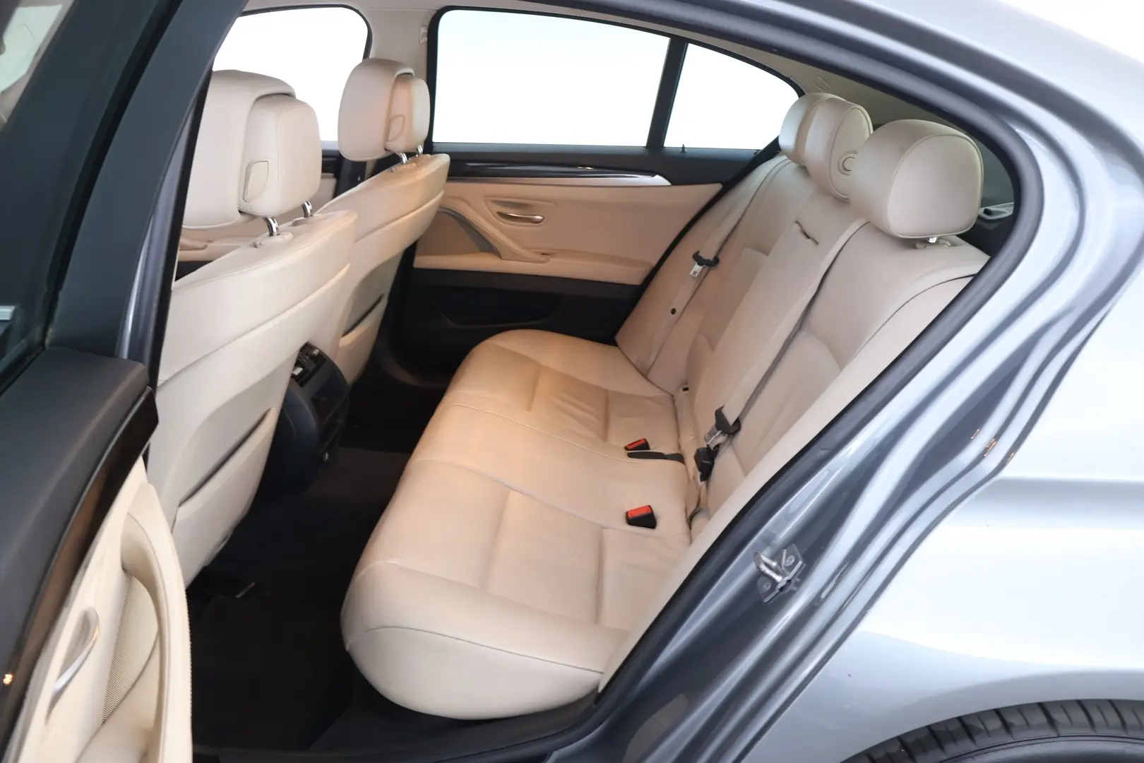Car Image - 5DO3l30c8ctSOslON5KfWv