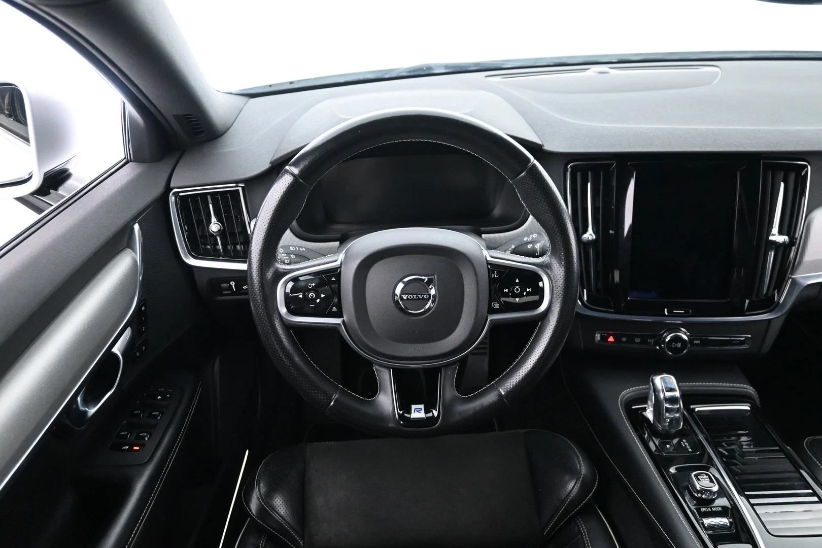Car Image - 6aZuF5uEHTSvayEr9jIG96