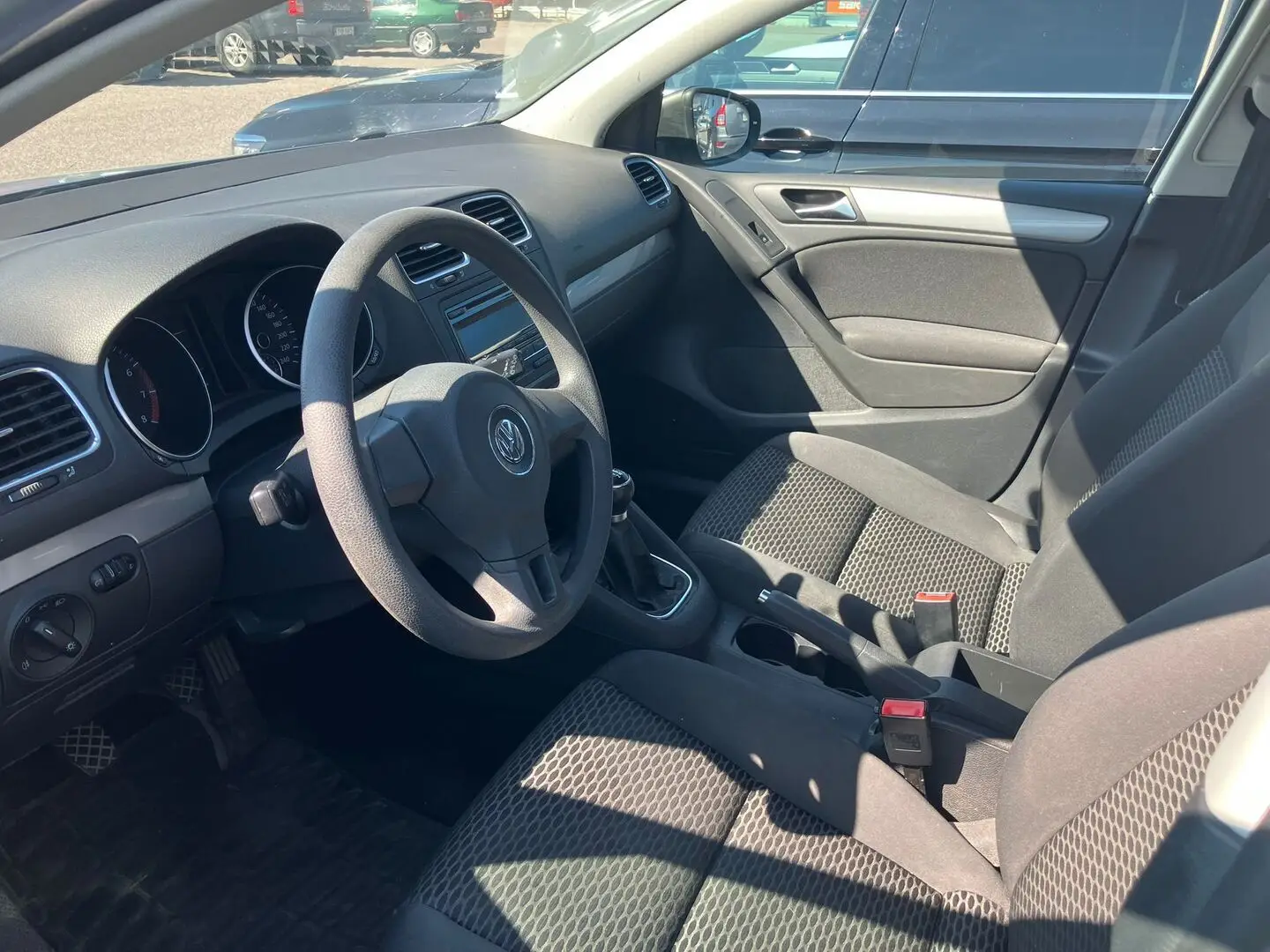 Car Image - zStA2JYQhgx1bFcW5E1LI