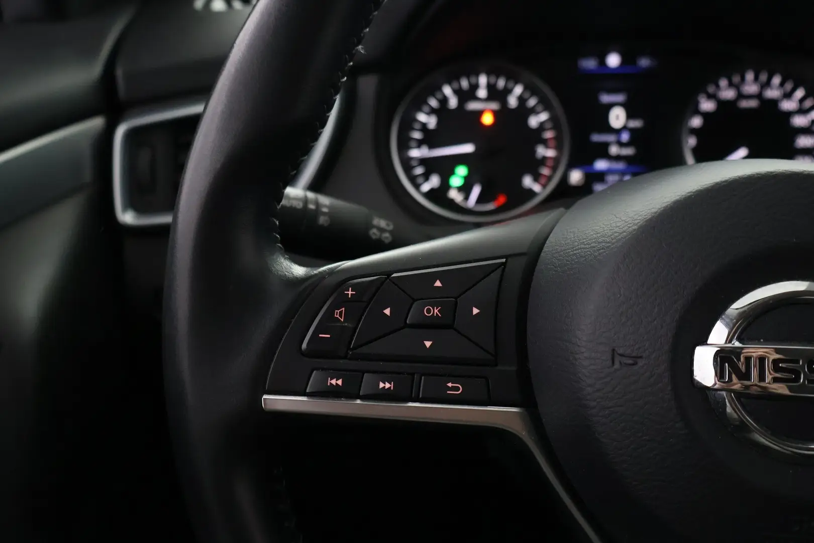 Car Image - 4W3mN9rt04VB32IOSFETmP