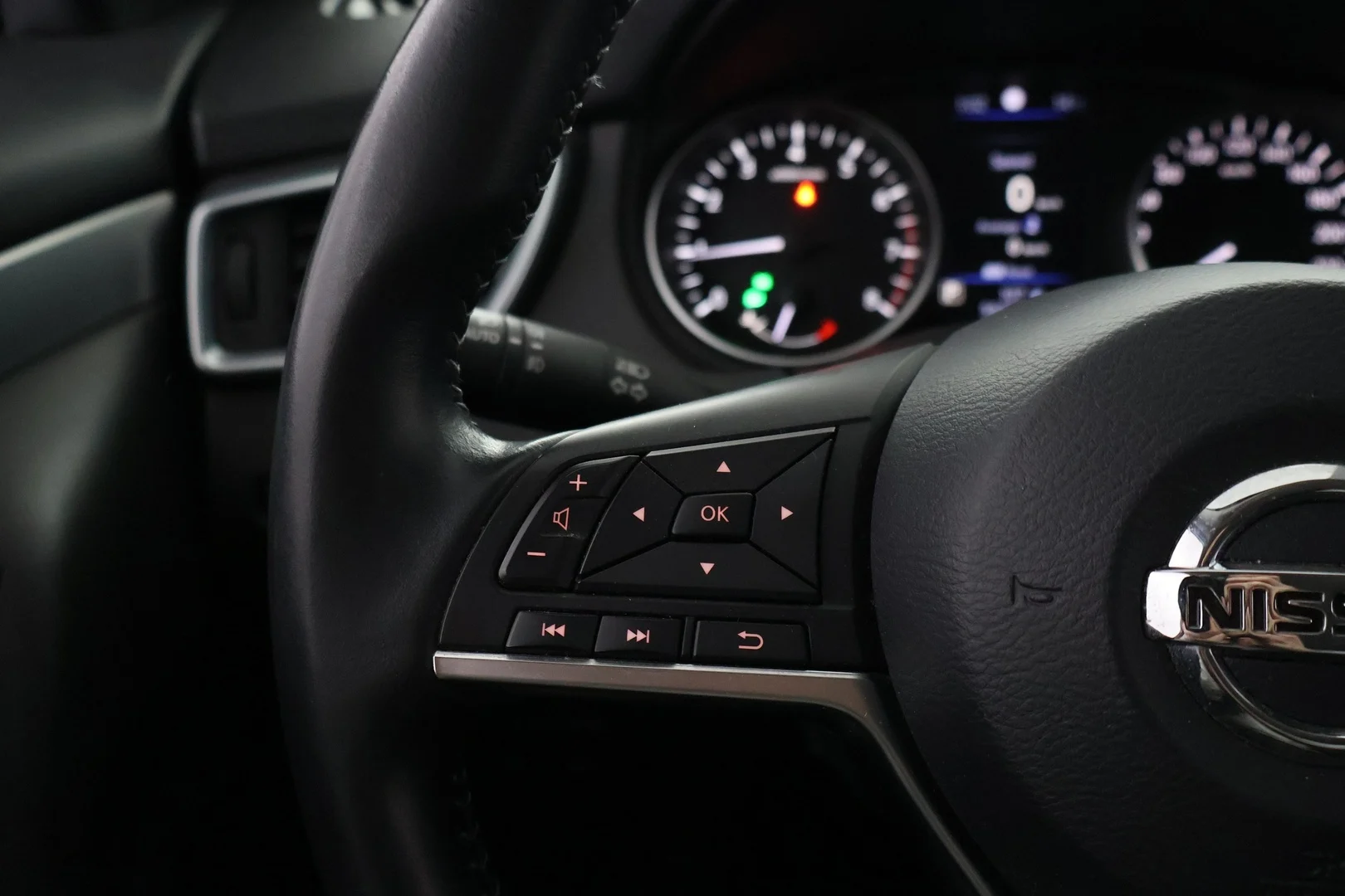 Car Image - 4W3mN9rt04VB32IOSFETmP