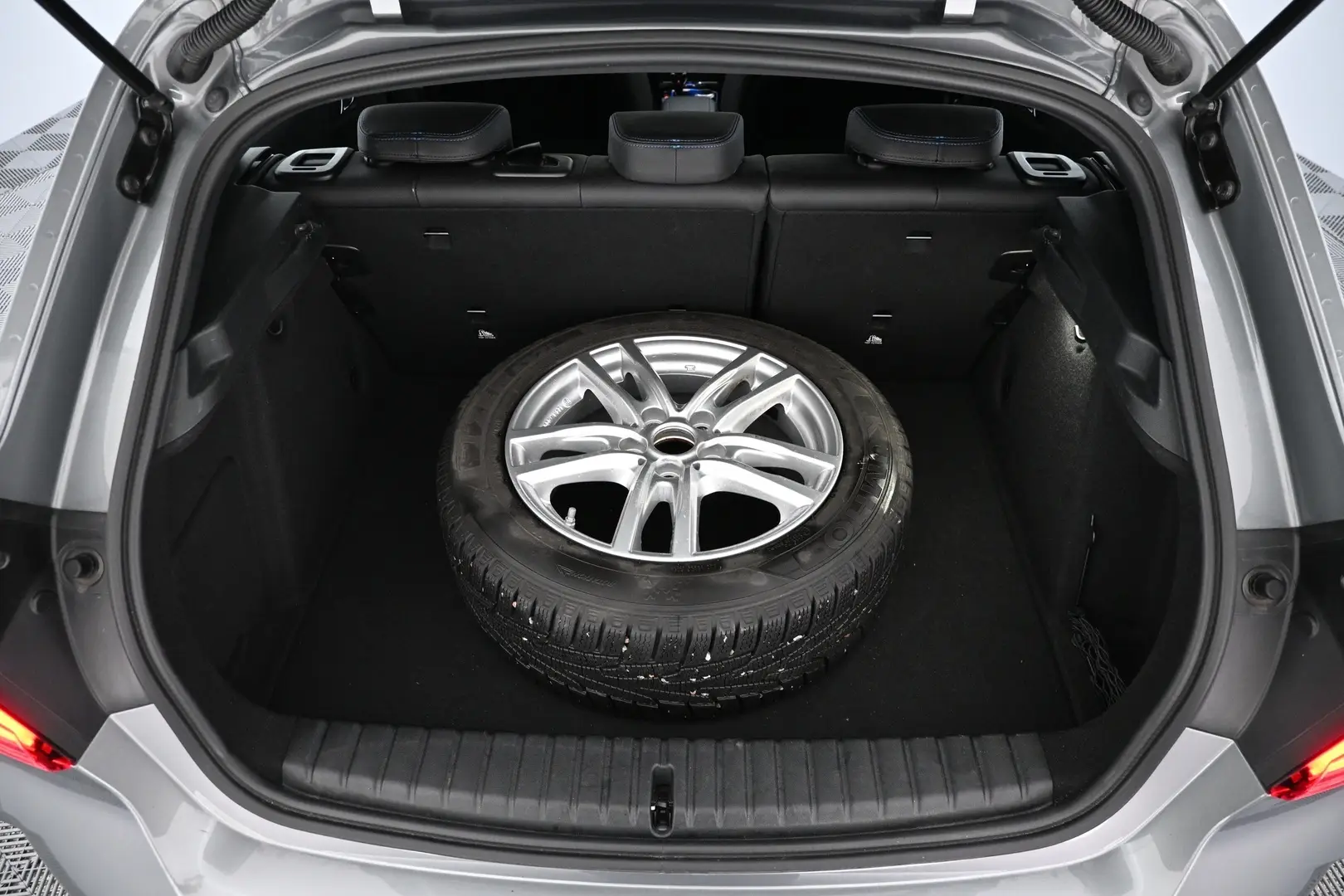 Car Image - 7fHgxNhHOwhzhpLeocwKPb