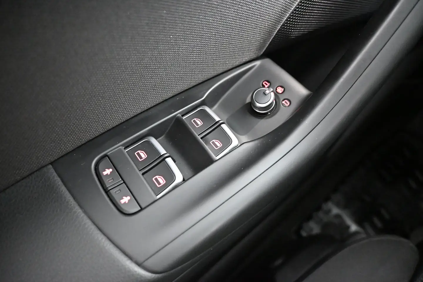 Car Image - 742MCYjj5w4aFsiSyAbi0t