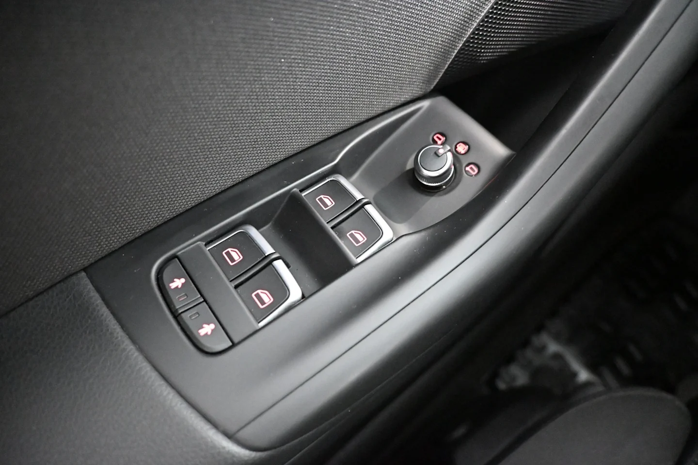 Car Image - 742MCYjj5w4aFsiSyAbi0t