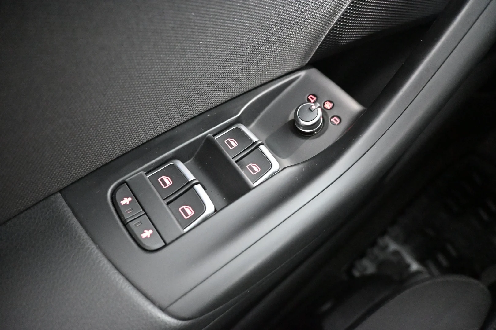 Car Image - 742MCYjj5w4aFsiSyAbi0t