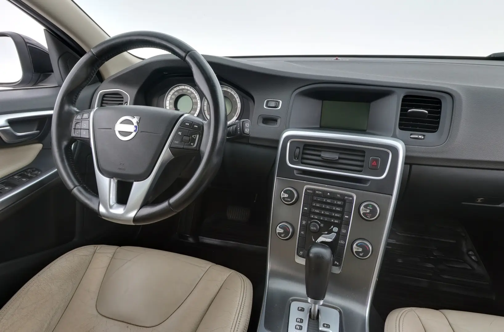 Car Image - 6DjbjsirjHqOL8QjM8KXnV