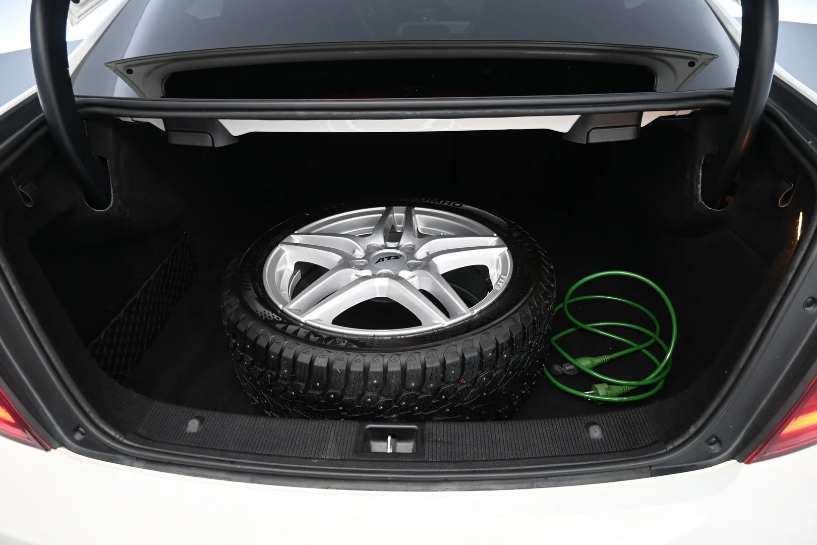 Car Image - 1kAPCpuY3V9ZbTSMOYFimz