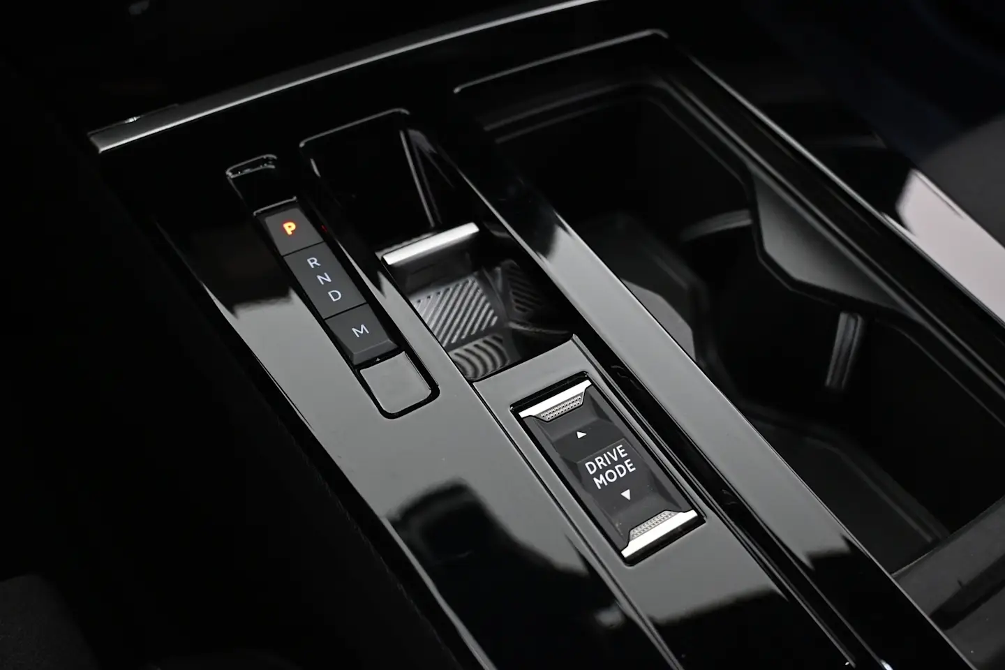 Car Image - 6Mdk6y9OFnQclCWyKh1Hgh
