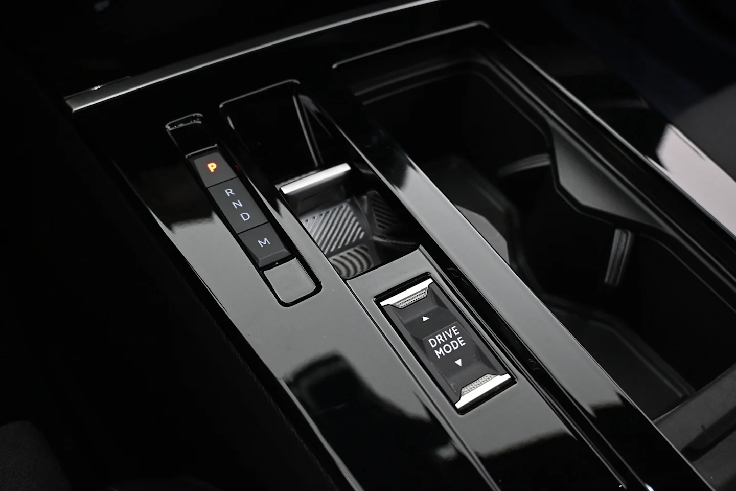 Car Image - 6Mdk6y9OFnQclCWyKh1Hgh