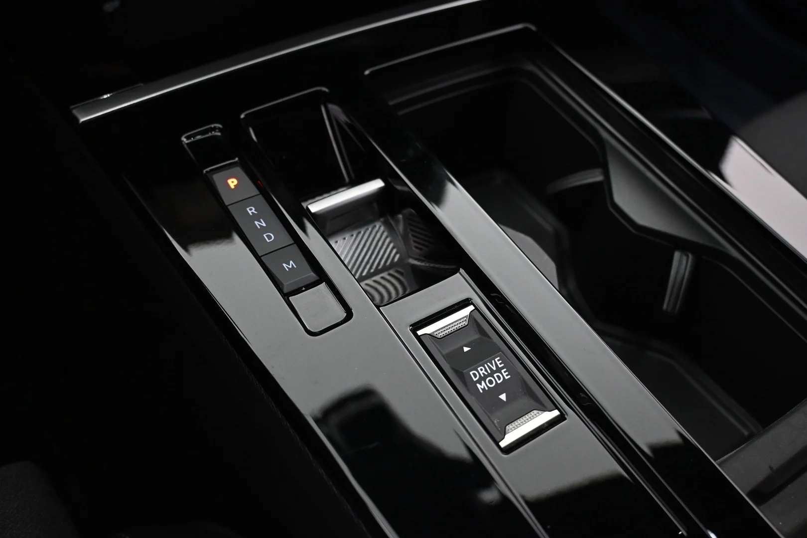 Car Image - 6Mdk6y9OFnQclCWyKh1Hgh