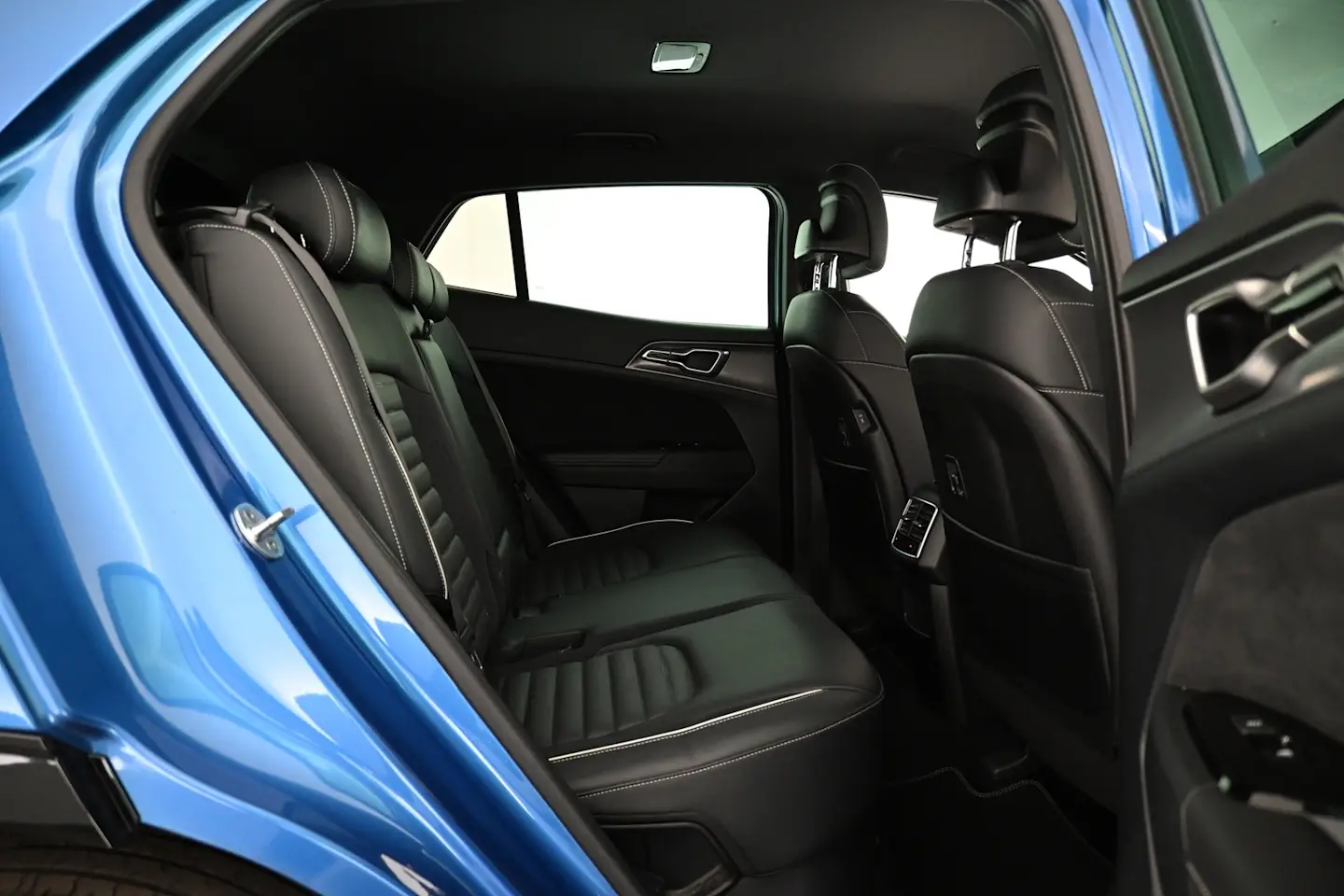Car Image - 1Cd73wa1Ct9EYPgEApnR6i