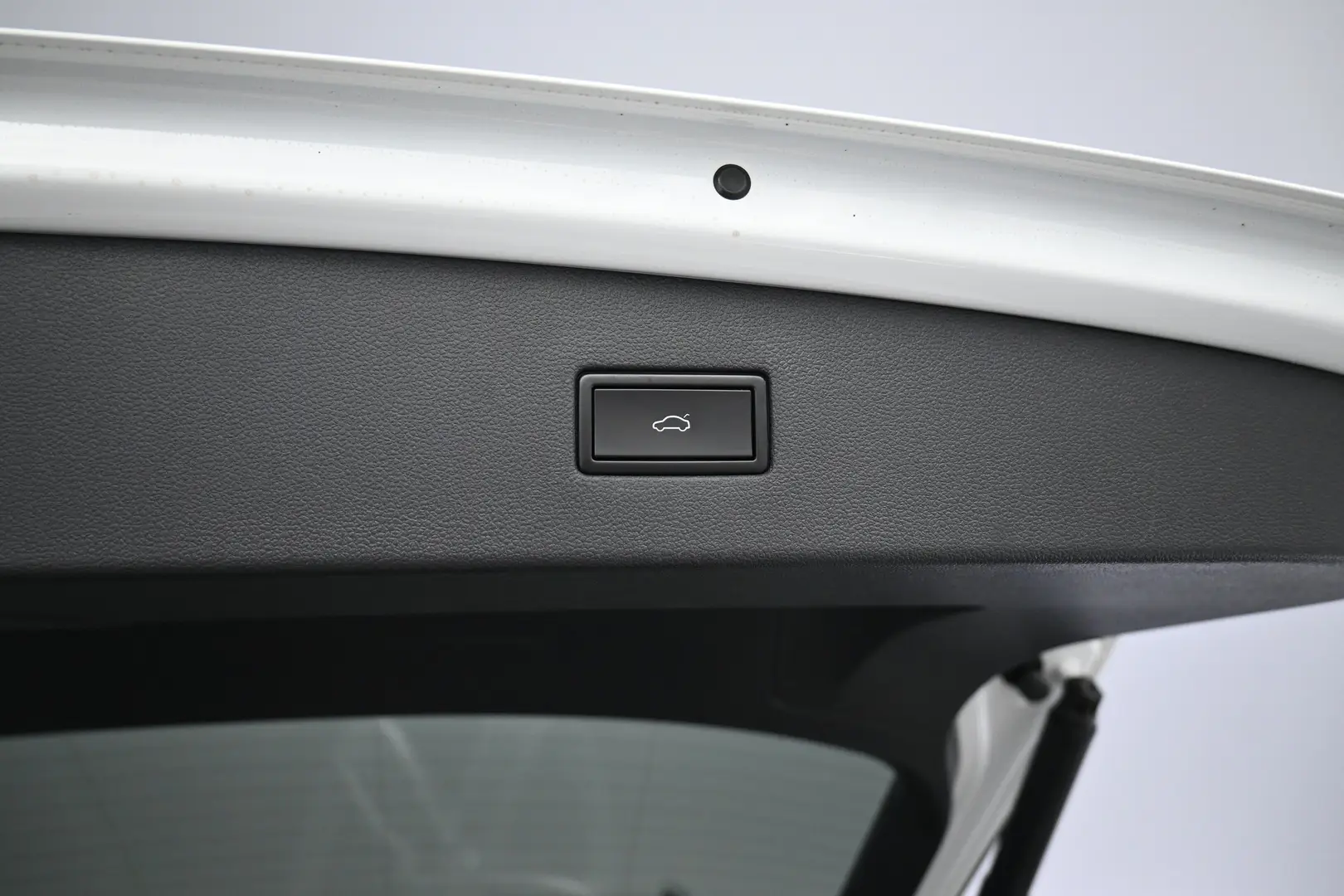 Car Image - 2Lo66UZKFpDlumonoHXi0G