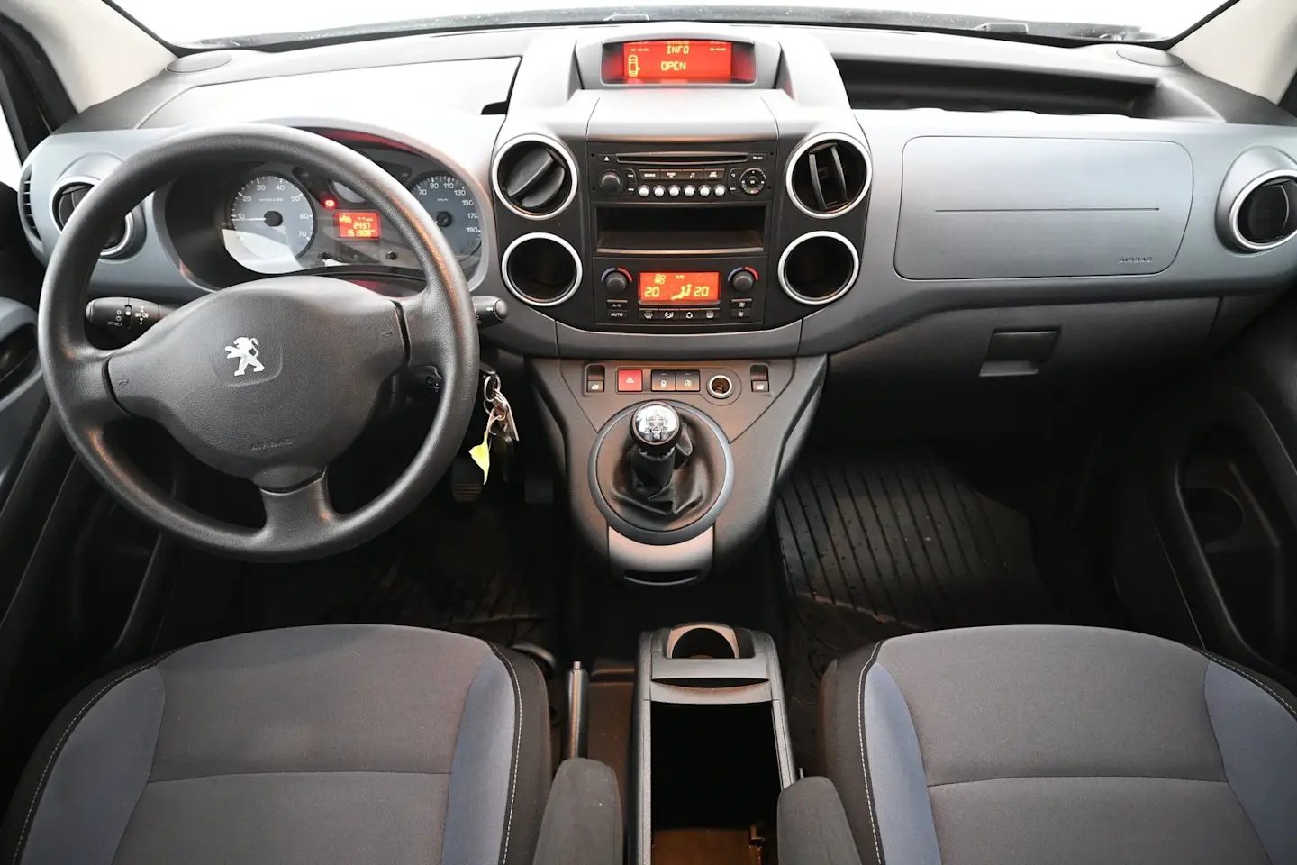 Car Image - 5U3RluQRKlnFv90urh32wt