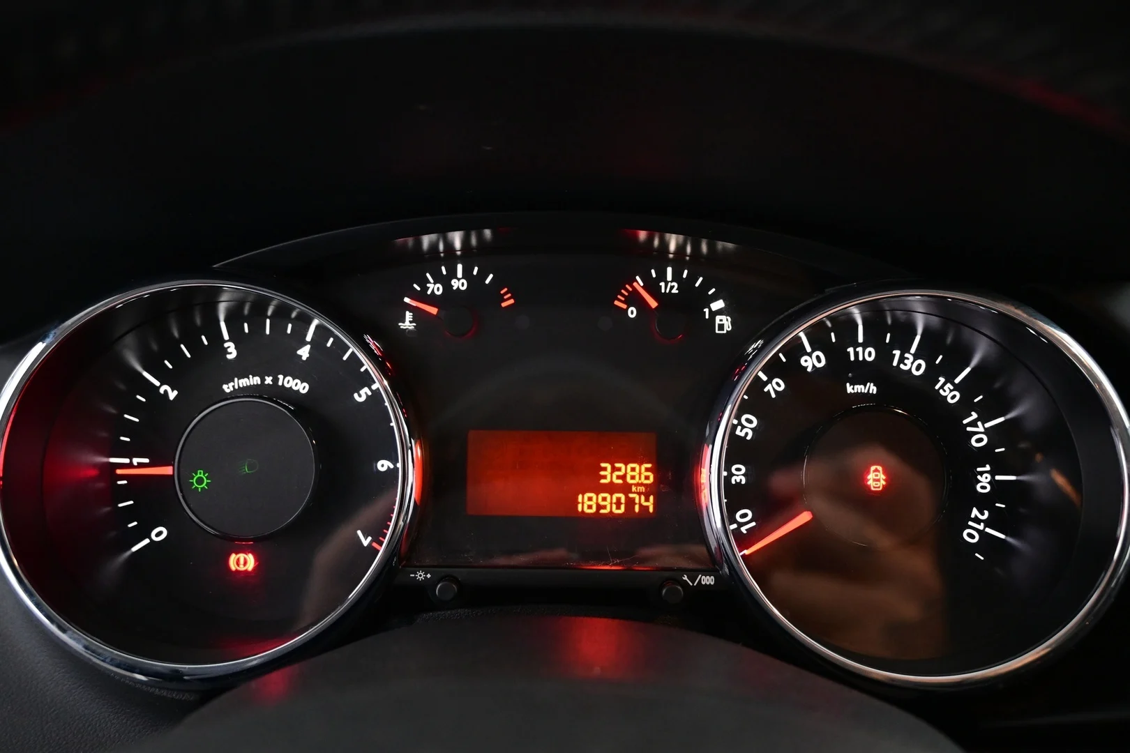 Car Image - 1nYr4lvOSO64vJMU4y3lOu