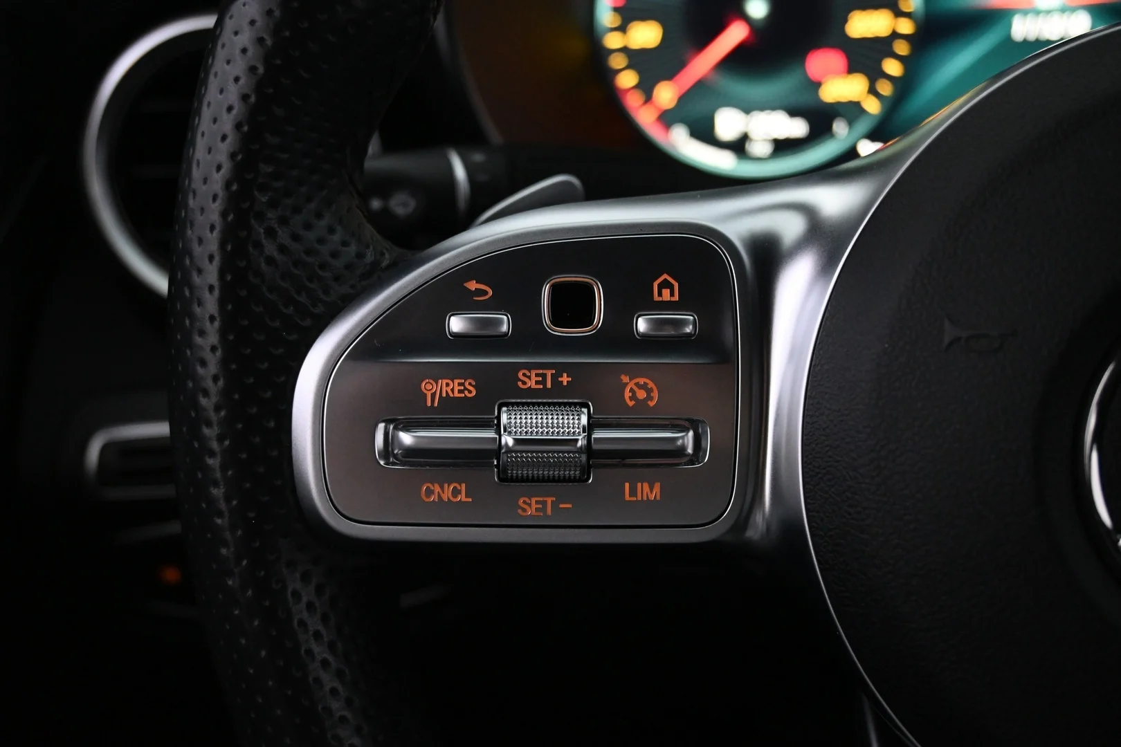 Car Image - Bq1fXrroIwiYVLooQUcrj