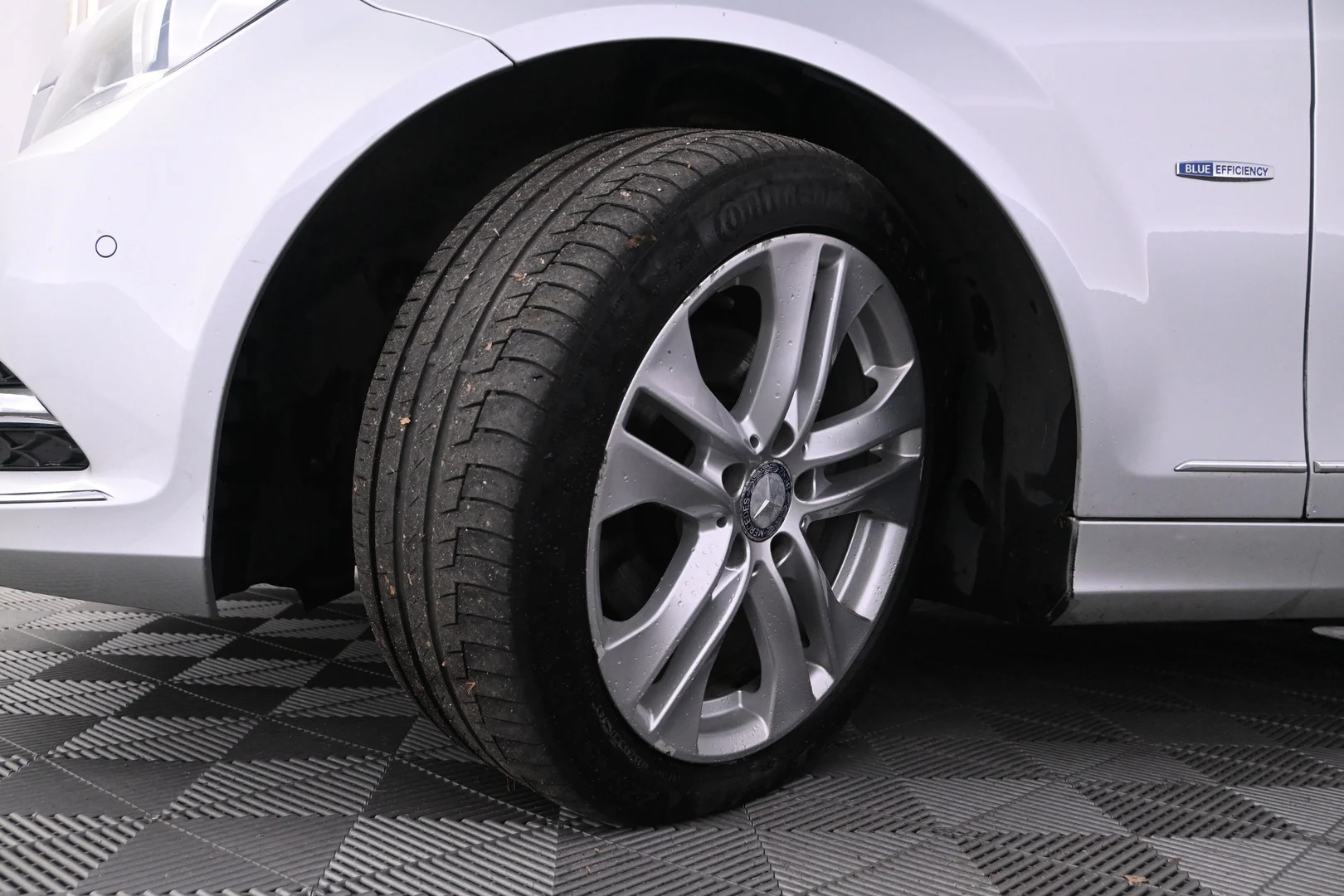 Car Image - 5Bjolkw99wUUYbekY0syEm