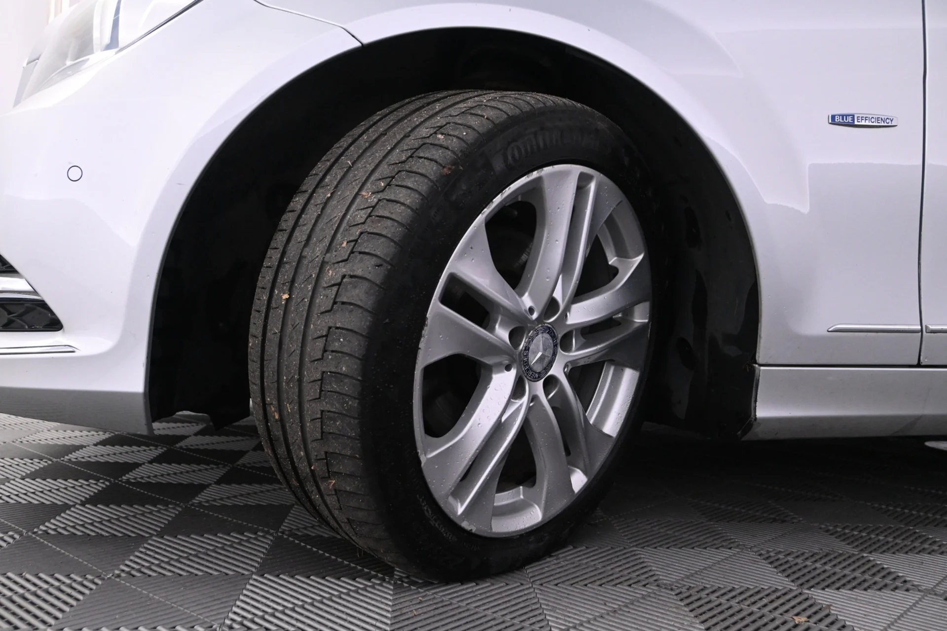 Car Image - 5Bjolkw99wUUYbekY0syEm