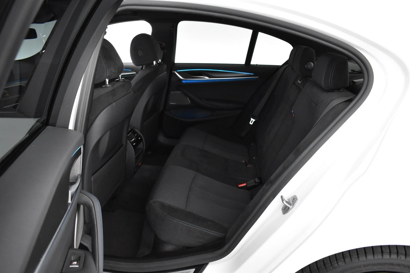 Car Image - 1bL54d2SsyKRwgtlSB8zNJ