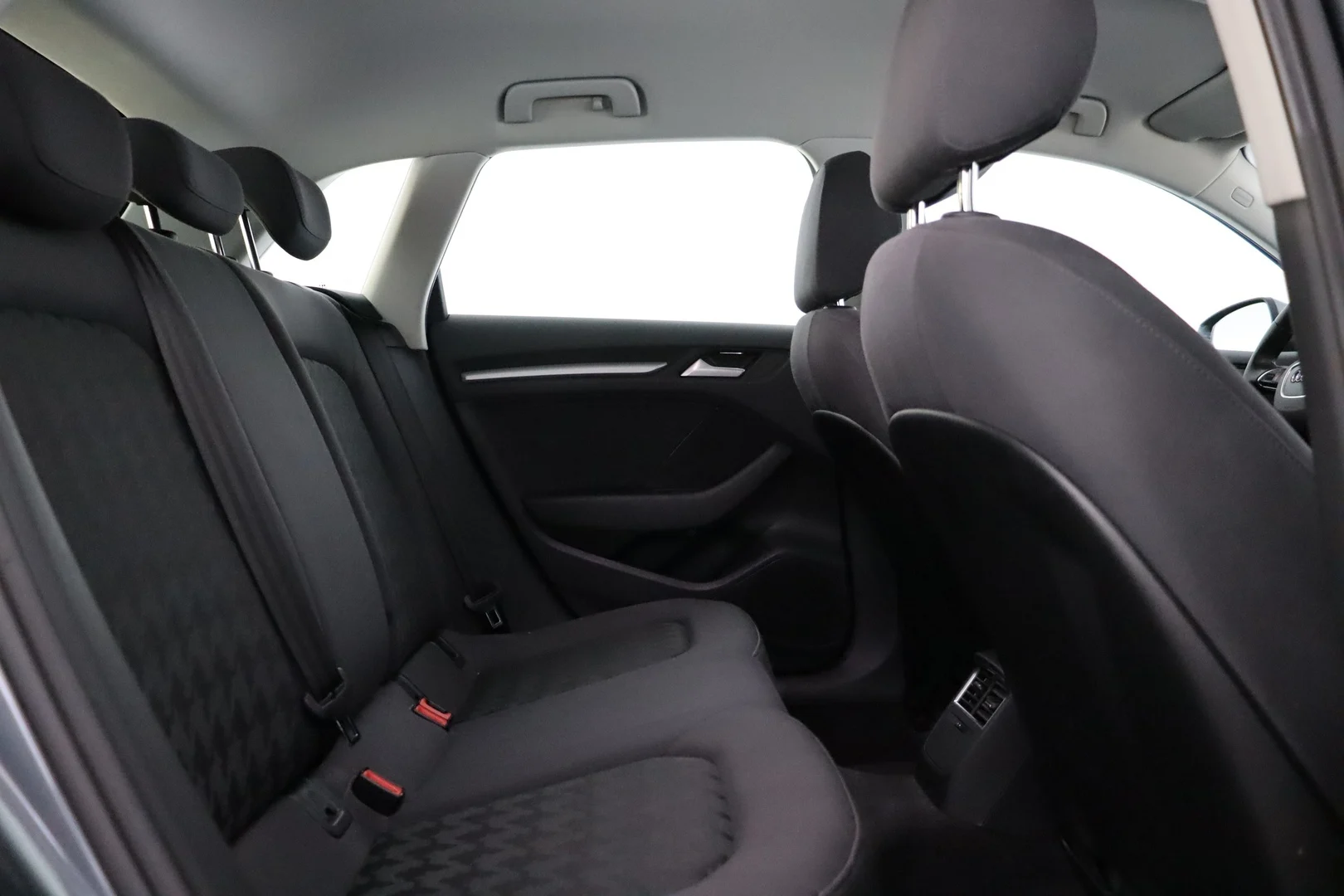 Car Image - 7m4sEBsUTzsYGwVIrvwoSe