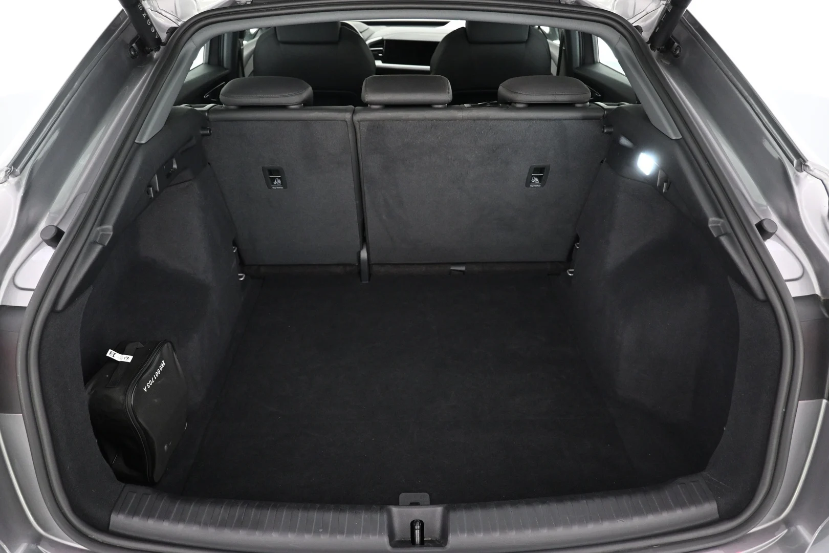 Car Image - 4QG62zv8EKa8RYSSlFLTFl