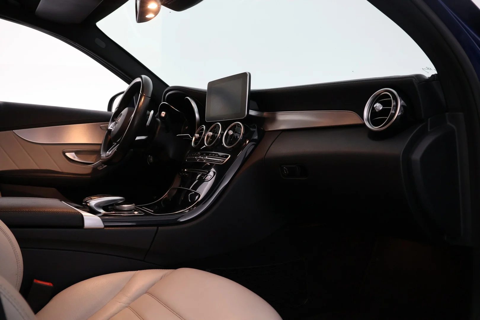 Car Image - 2nfyo82dJrq9ys1f7YATVp