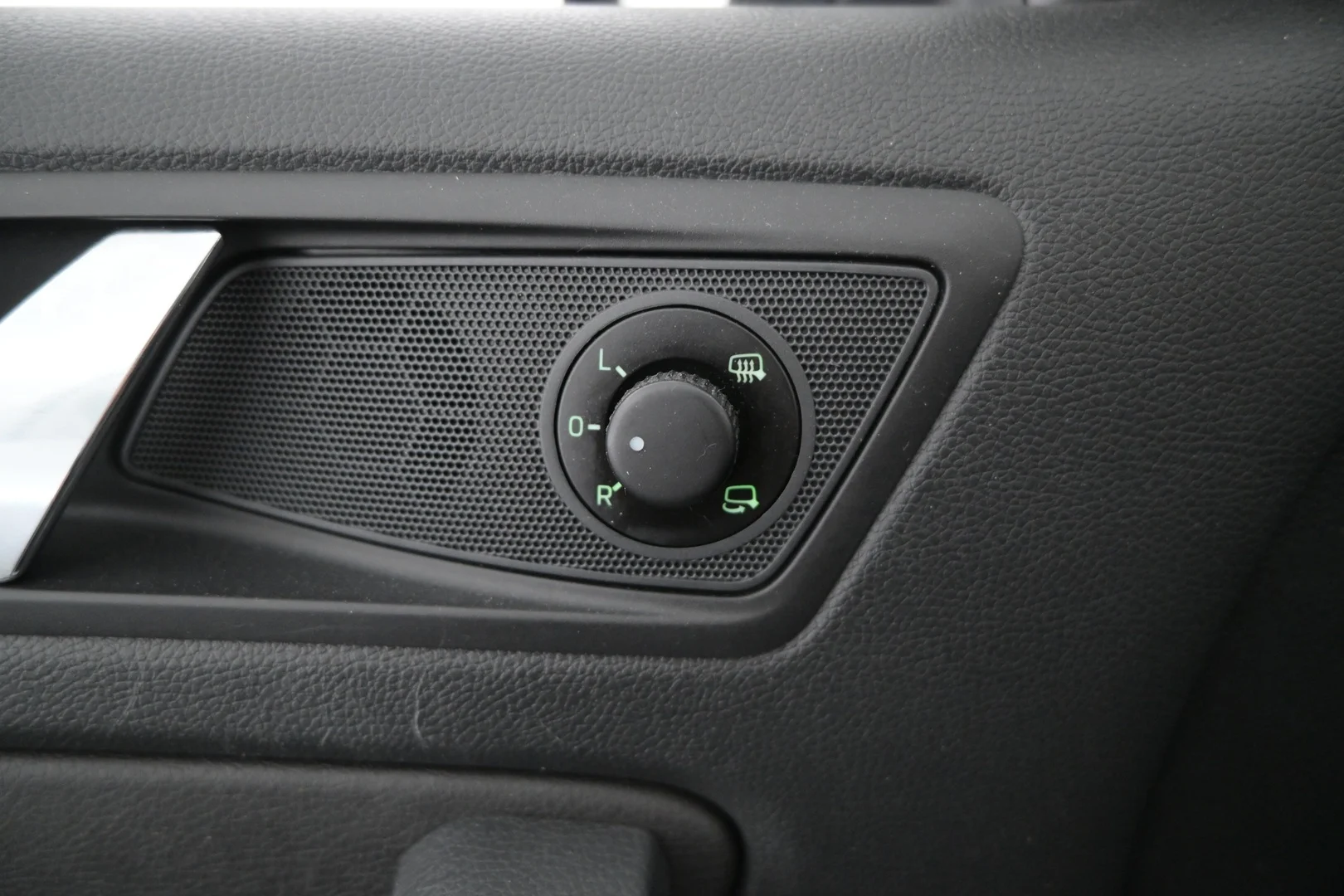 Car Image - 2PC6GuwtsRp4KBxNtkSQeV