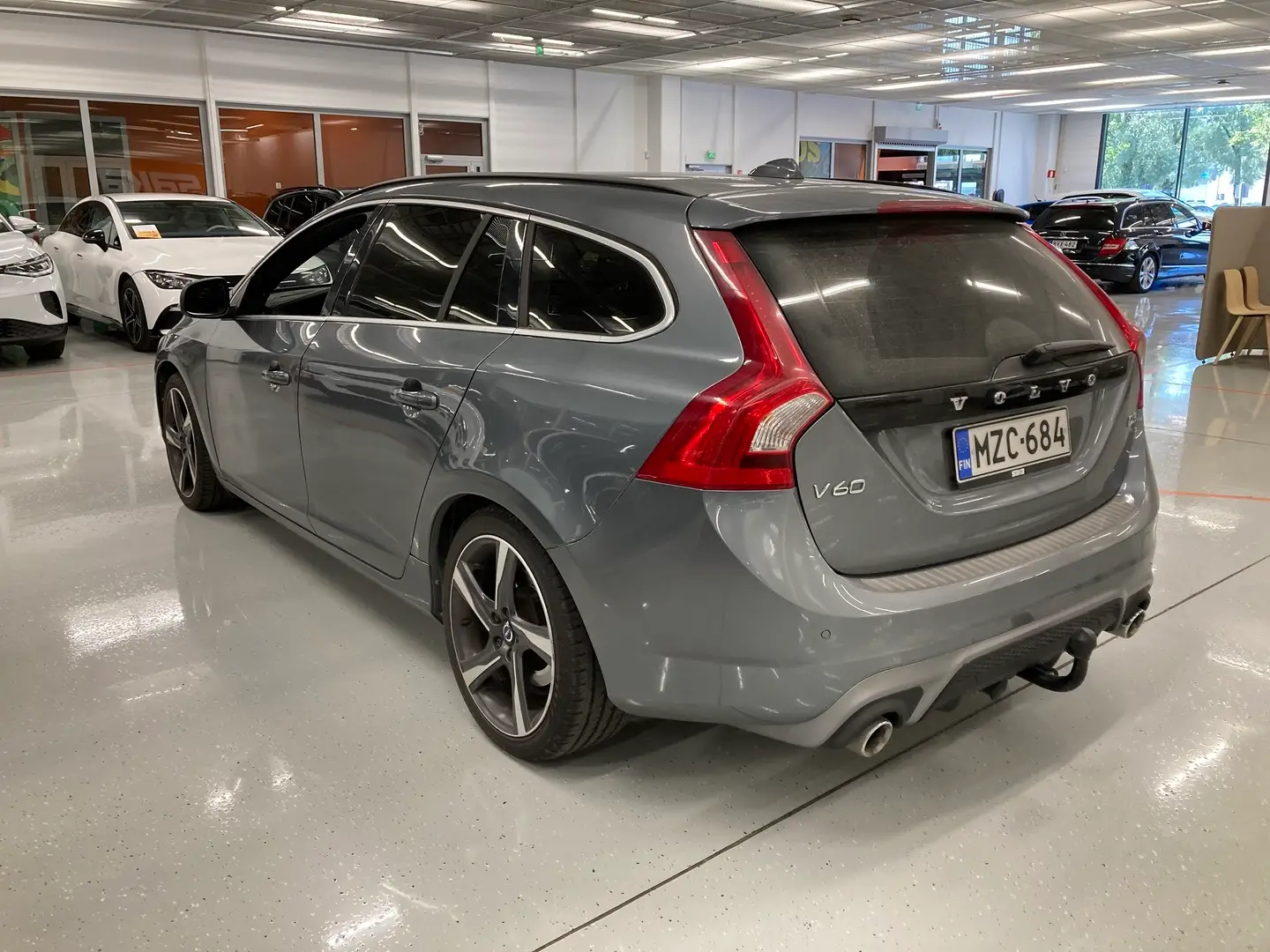 Car Image - 3n5K5kkTp9uM9Tl0EfrkWE