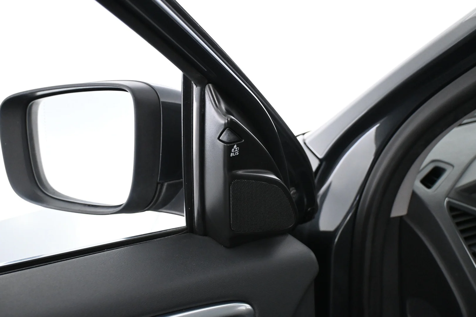 Car Image - 2X1uN0Vn5MOlxiXiwCEFDB