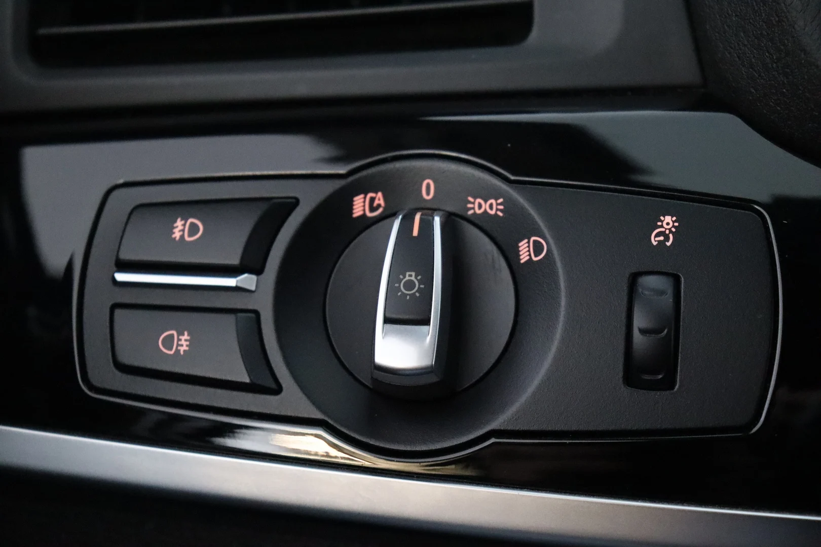 Car Image - 1GCNffRTUn1Xgy9CRracer