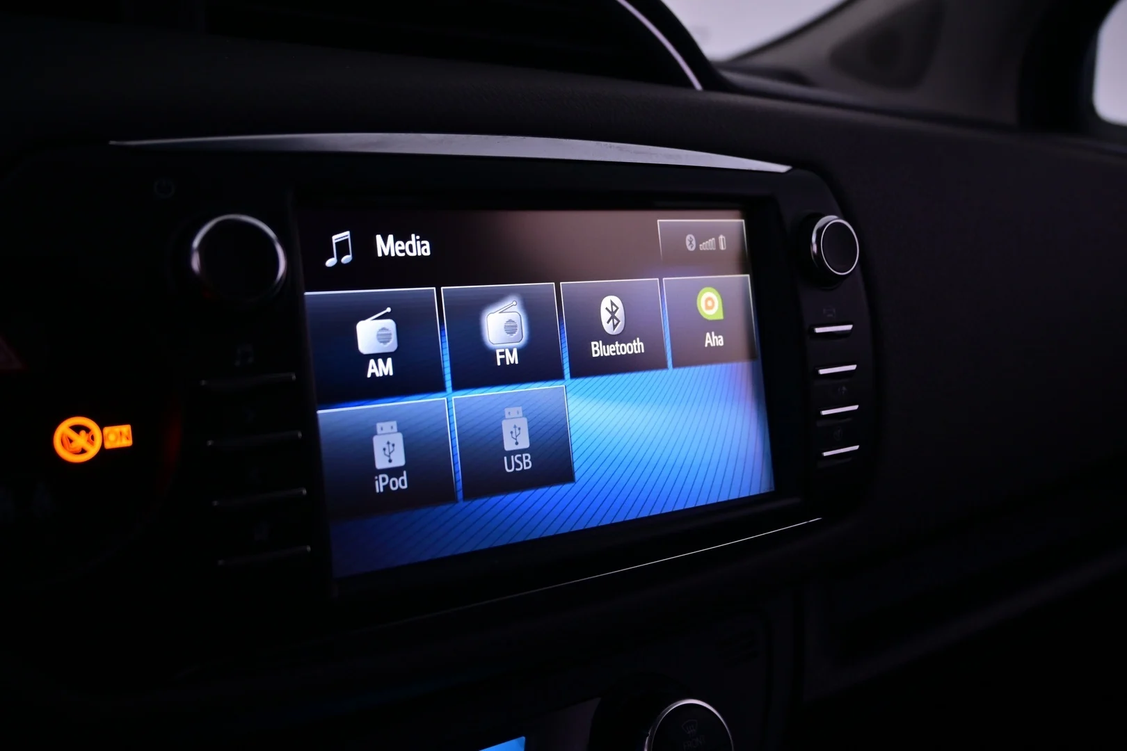 Car Image - 7L0ZTplaULk52AMW7rym7y