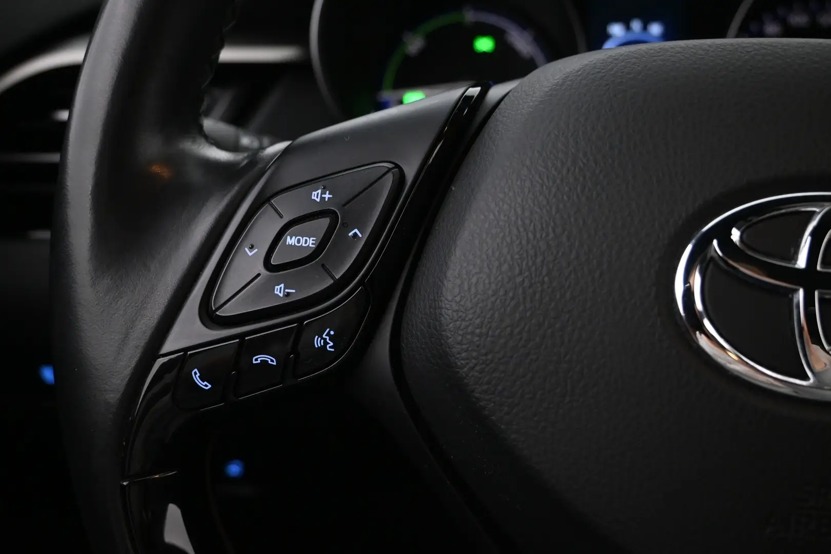 Car Image - 7Jsq83IFjLmw4o1KXUrorb