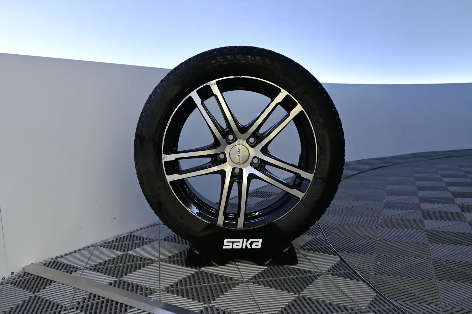 Car Image - 2RtFu7saWiXfKX4kXyRE1q