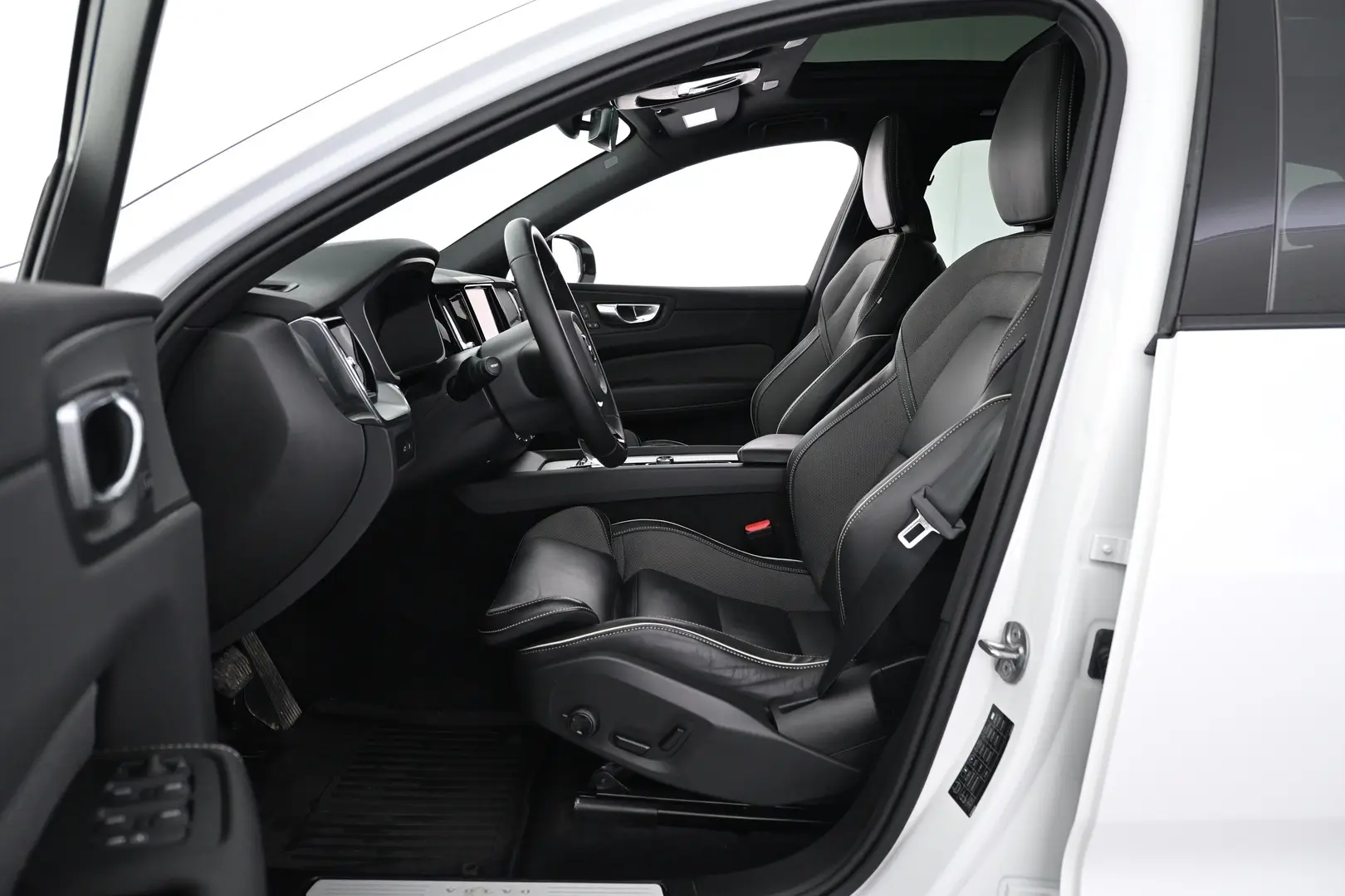 Car Image - 3F3bcpxmFnjolCL2mA46uL