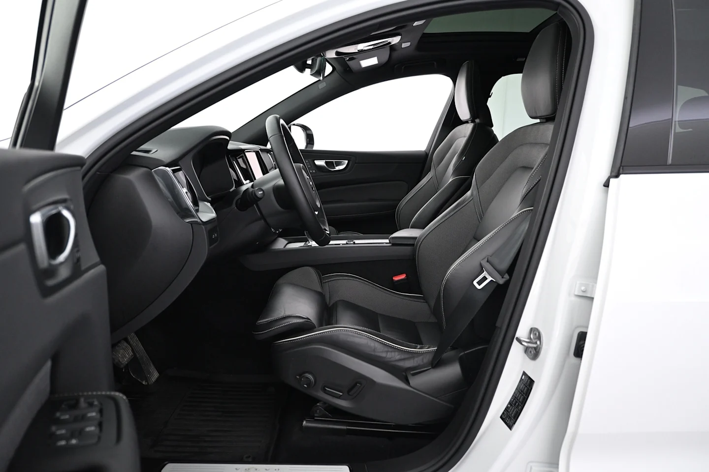 Car Image - 3F3bcpxmFnjolCL2mA46uL