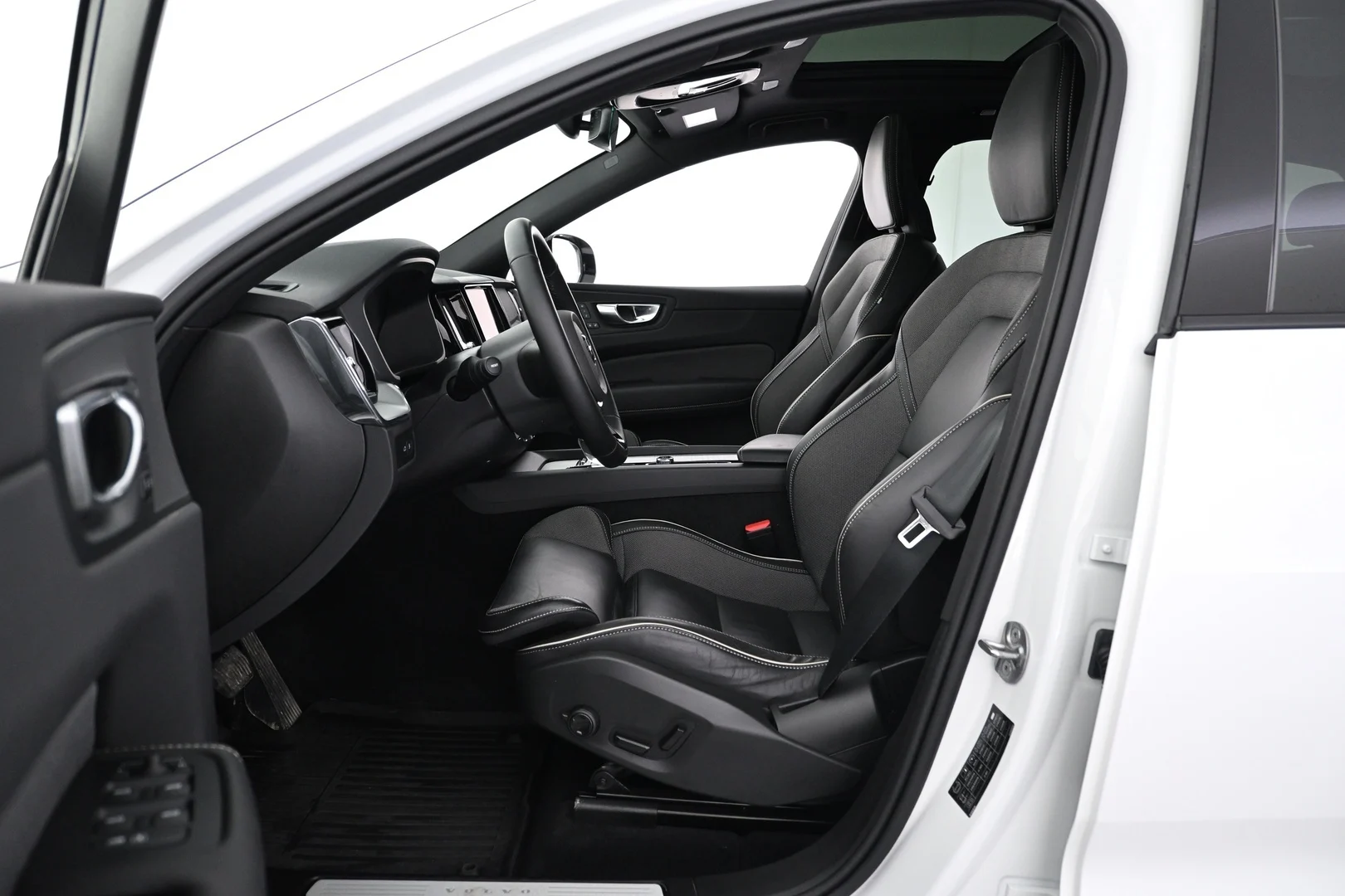 Car Image - 3F3bcpxmFnjolCL2mA46uL