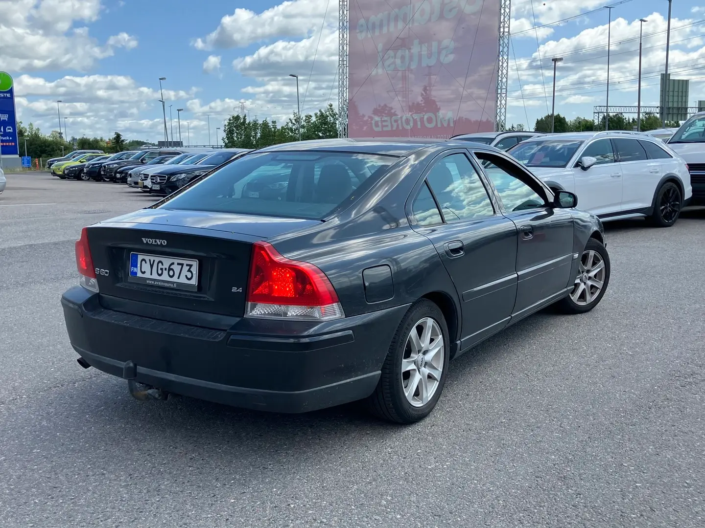 Car Image - om4SZ8IlyiaT3o0NEWvB6