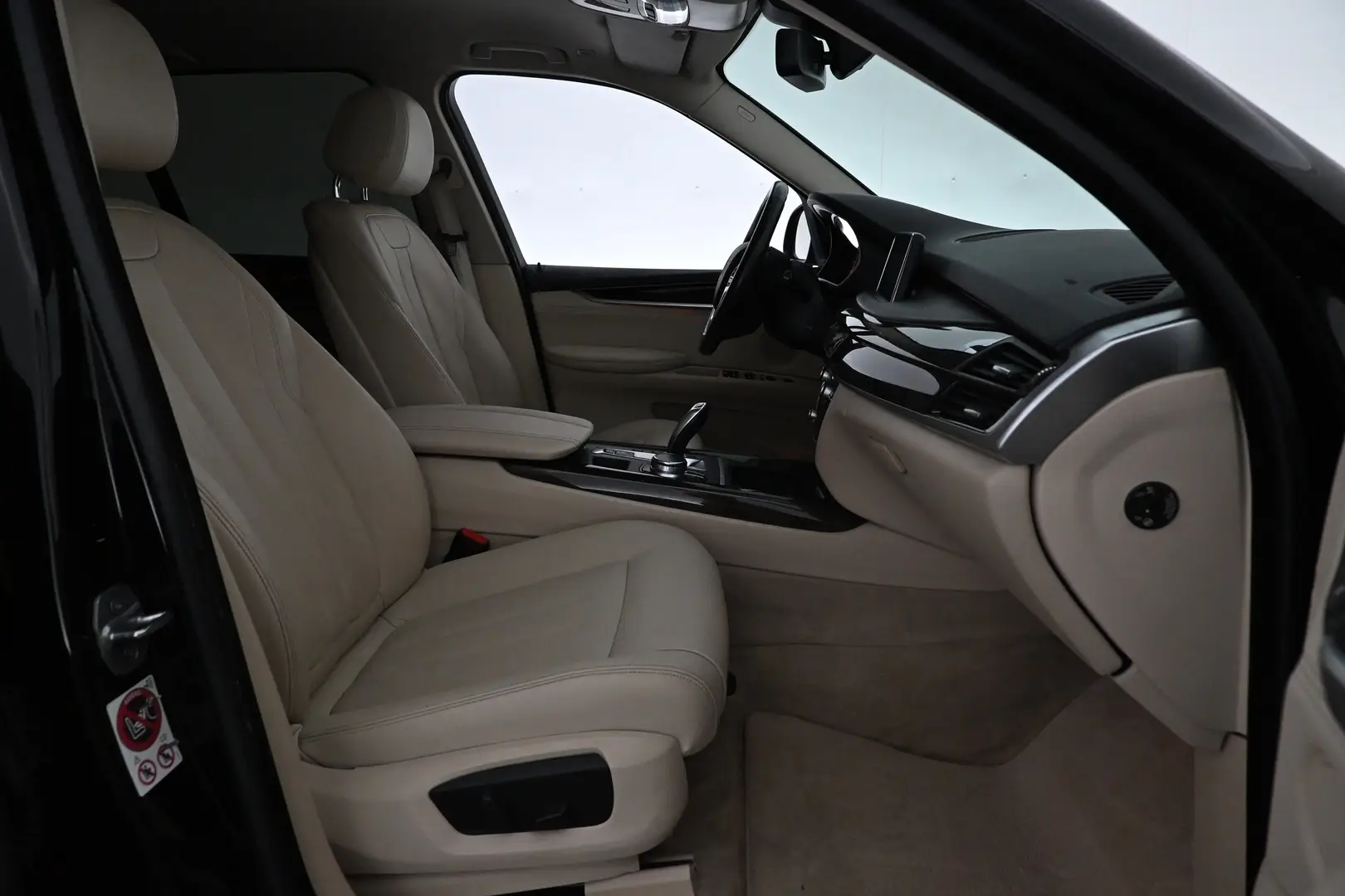 Car Image - 5RQV5KTYkrbj3Ra0HDqlwc