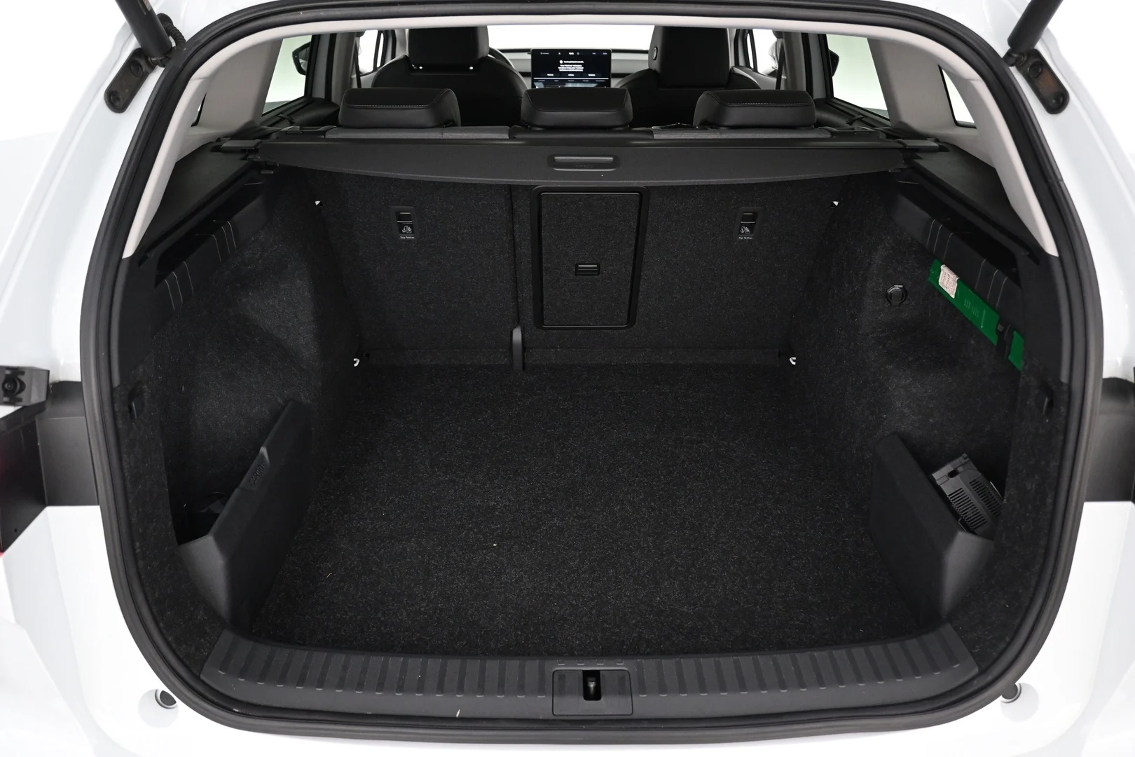 Car Image - 6syIhLi71X9RsXFaxCIzIN