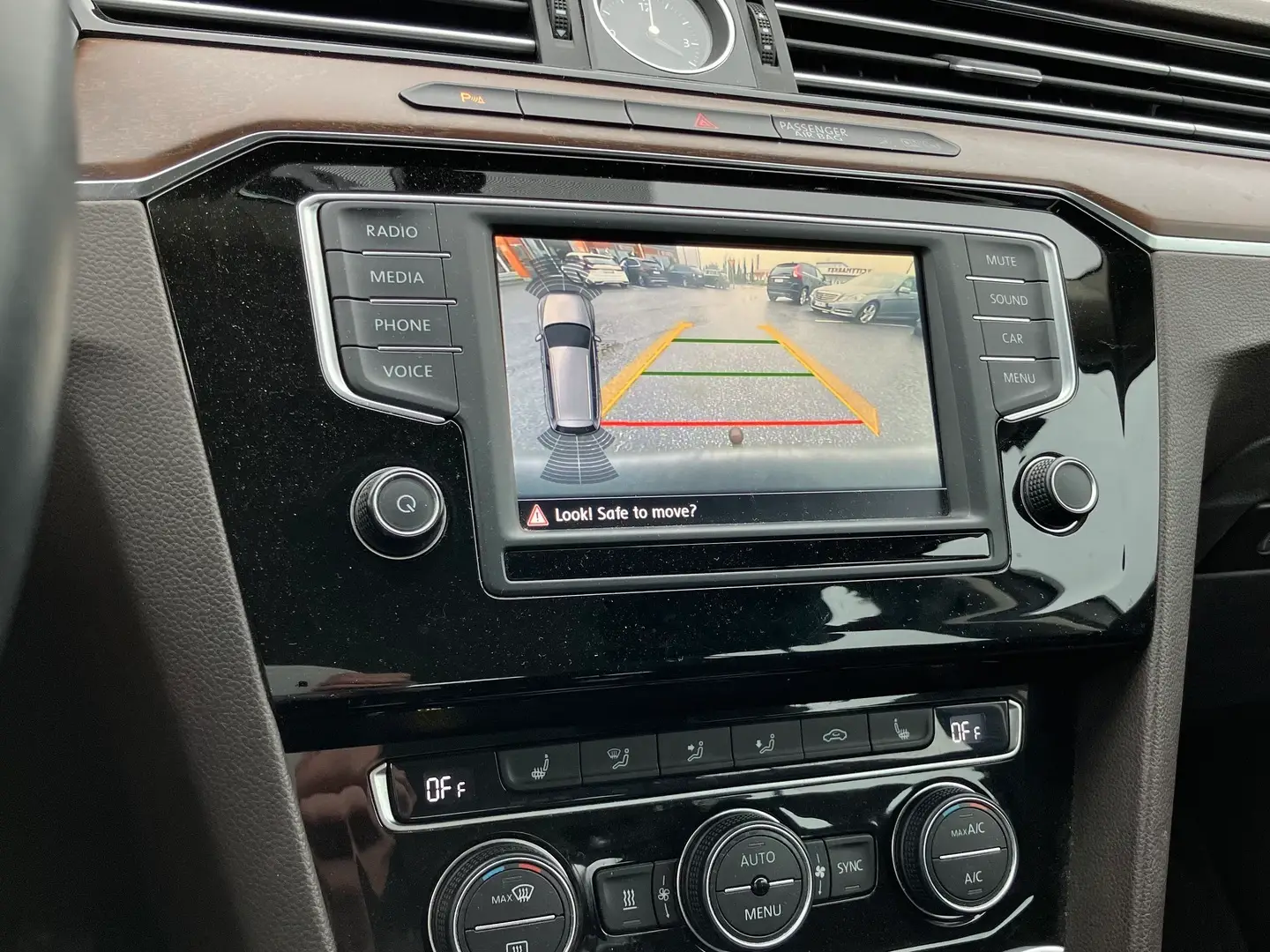 Car Image - 6UymqhRLZN33jf3ADelP8n