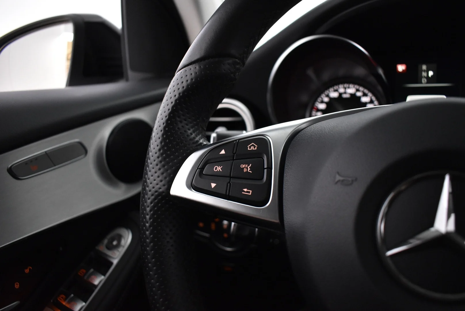 Car Image - 15VFgCm53a0Q9h3qtZnmO6