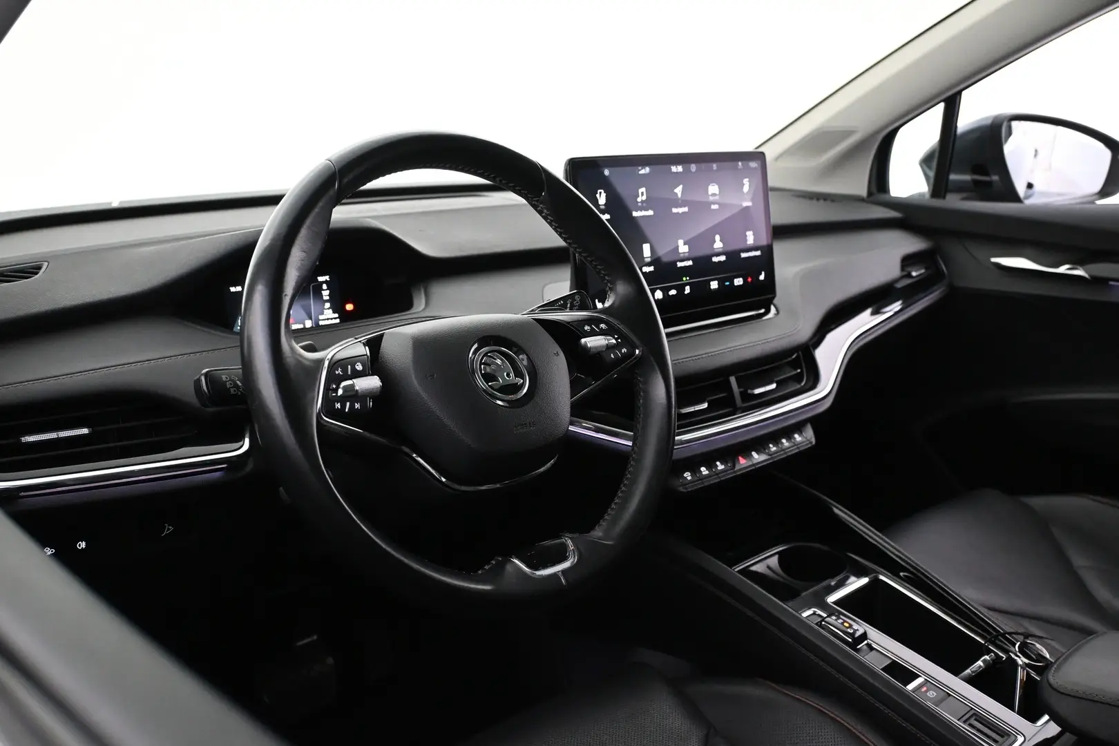 Car Image - WlxHXHQko6brDBpVBI7vg