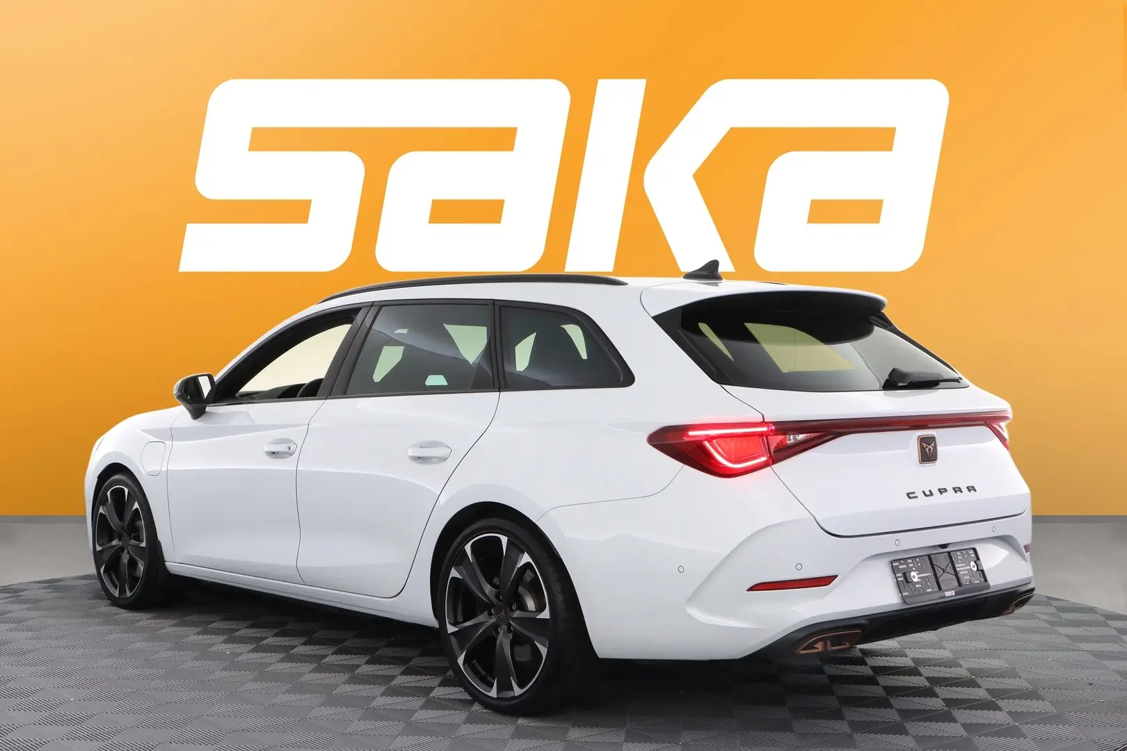 Car Image - 6qUmPknYV8RbM7Ee1X80BK