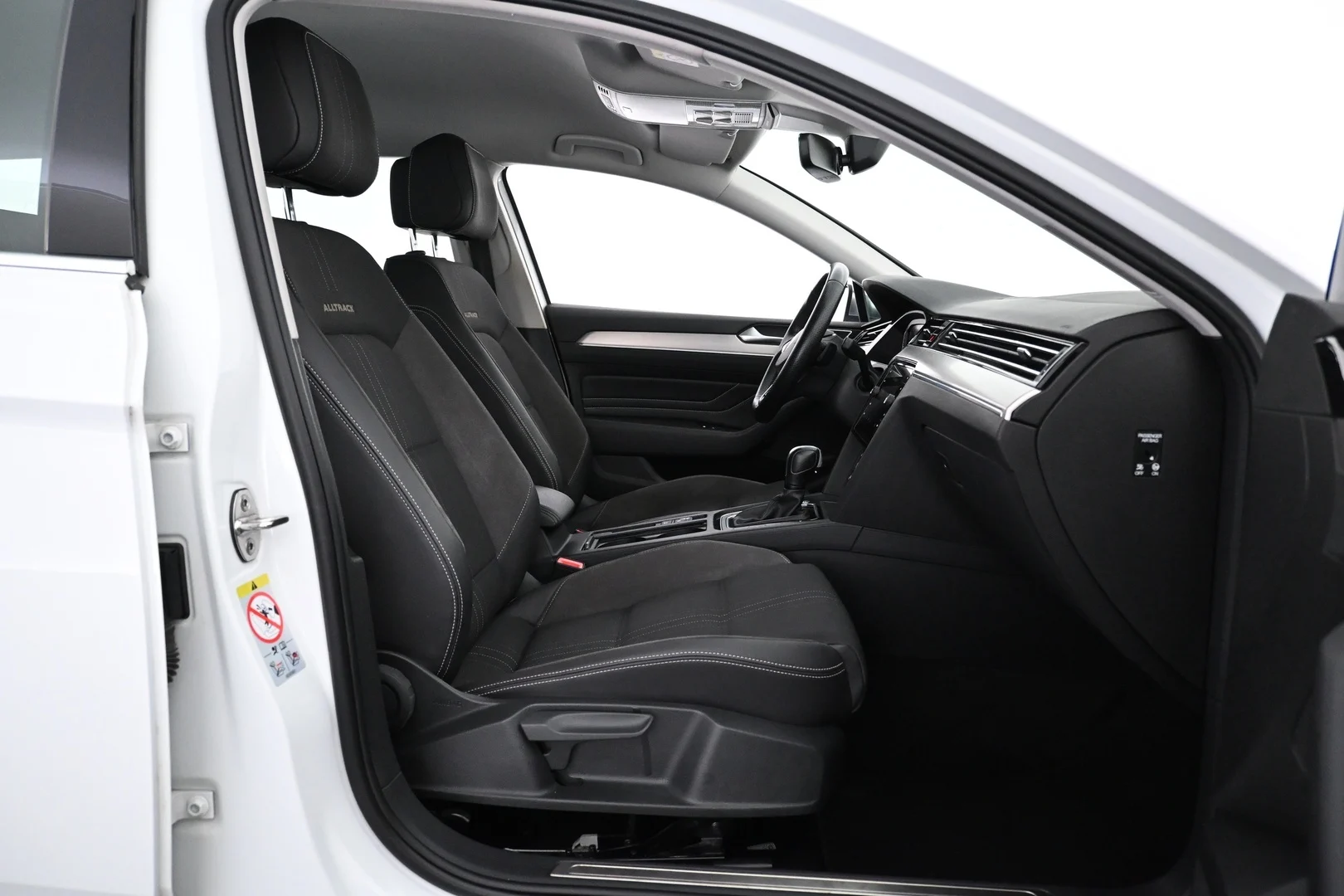 Car Image - 6z2dmXcwJ9YeGgDZWDyoEM
