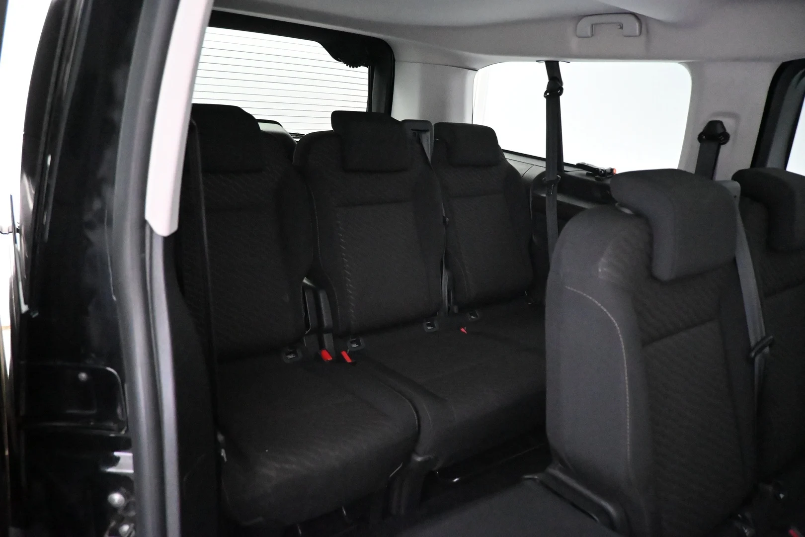 Car Image - 3iaCqEc7MrxJRVo2mOpnrD