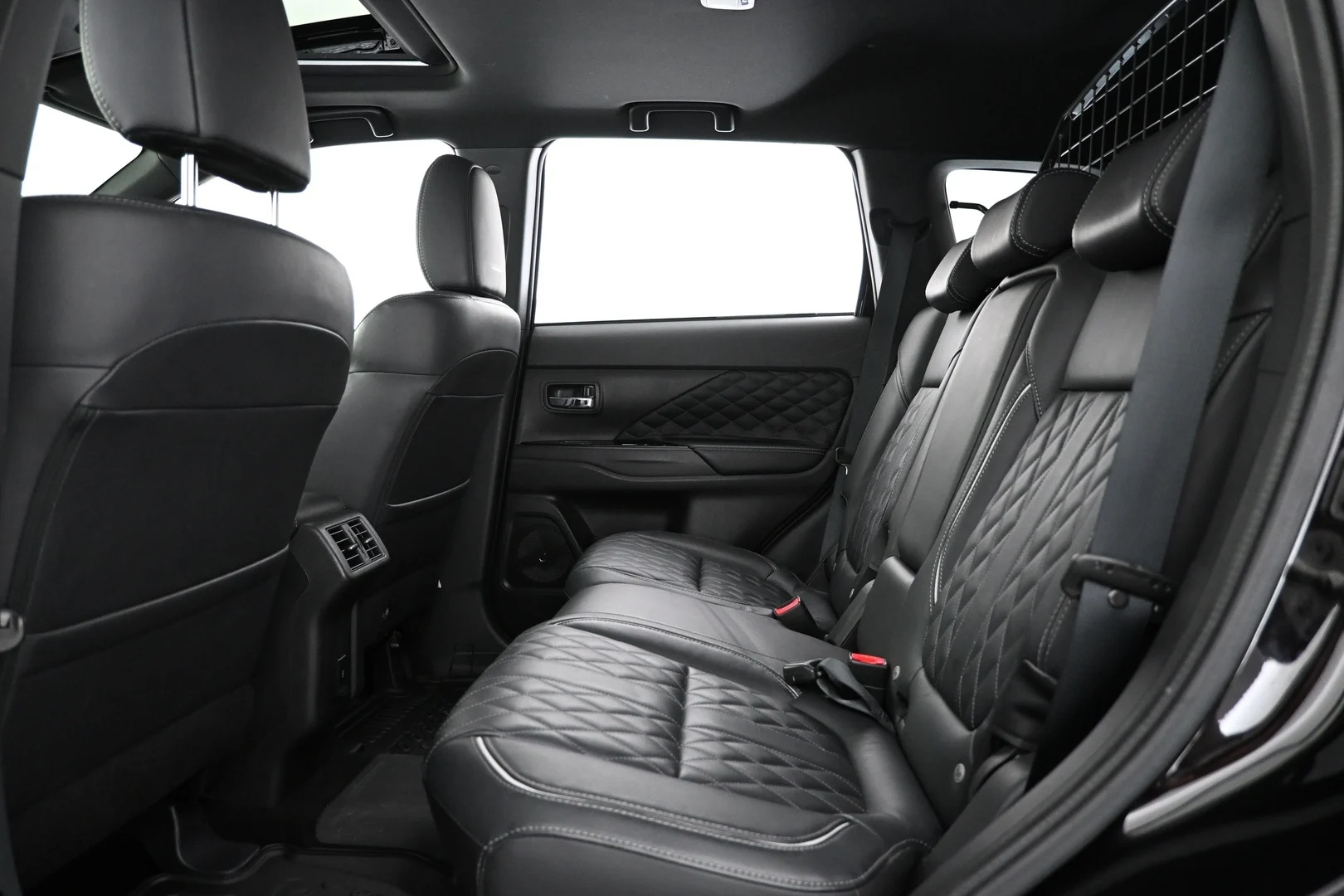 Car Image - 43TnZEfT8g3O7r9x4rxdUV
