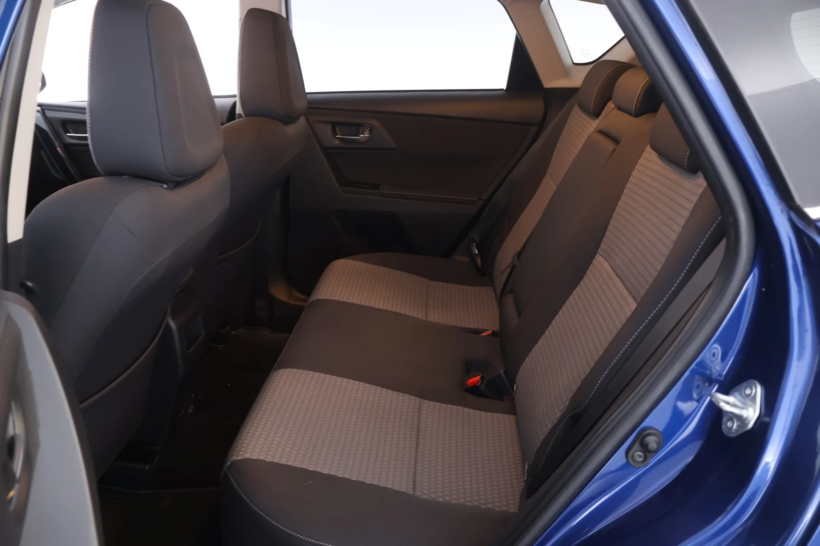 Car Image - 3dyTivQyV4aZX7KtR18IL5