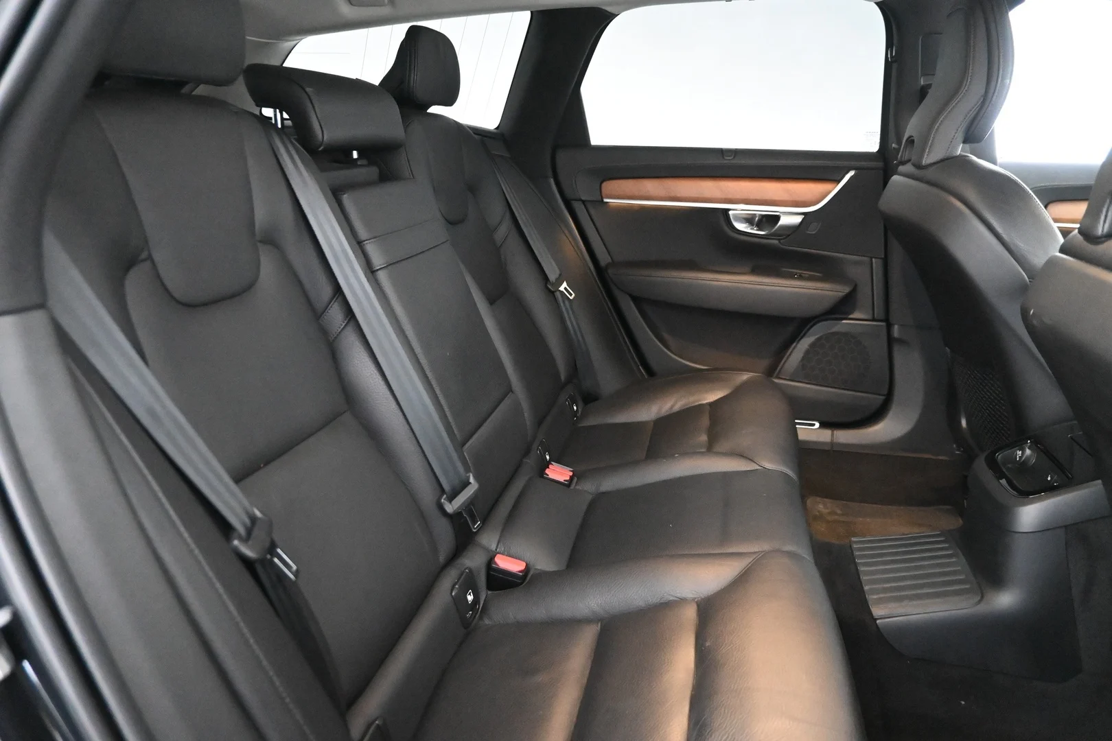 Car Image - 1bWFJSsWHvH8SDSR9EgXzx